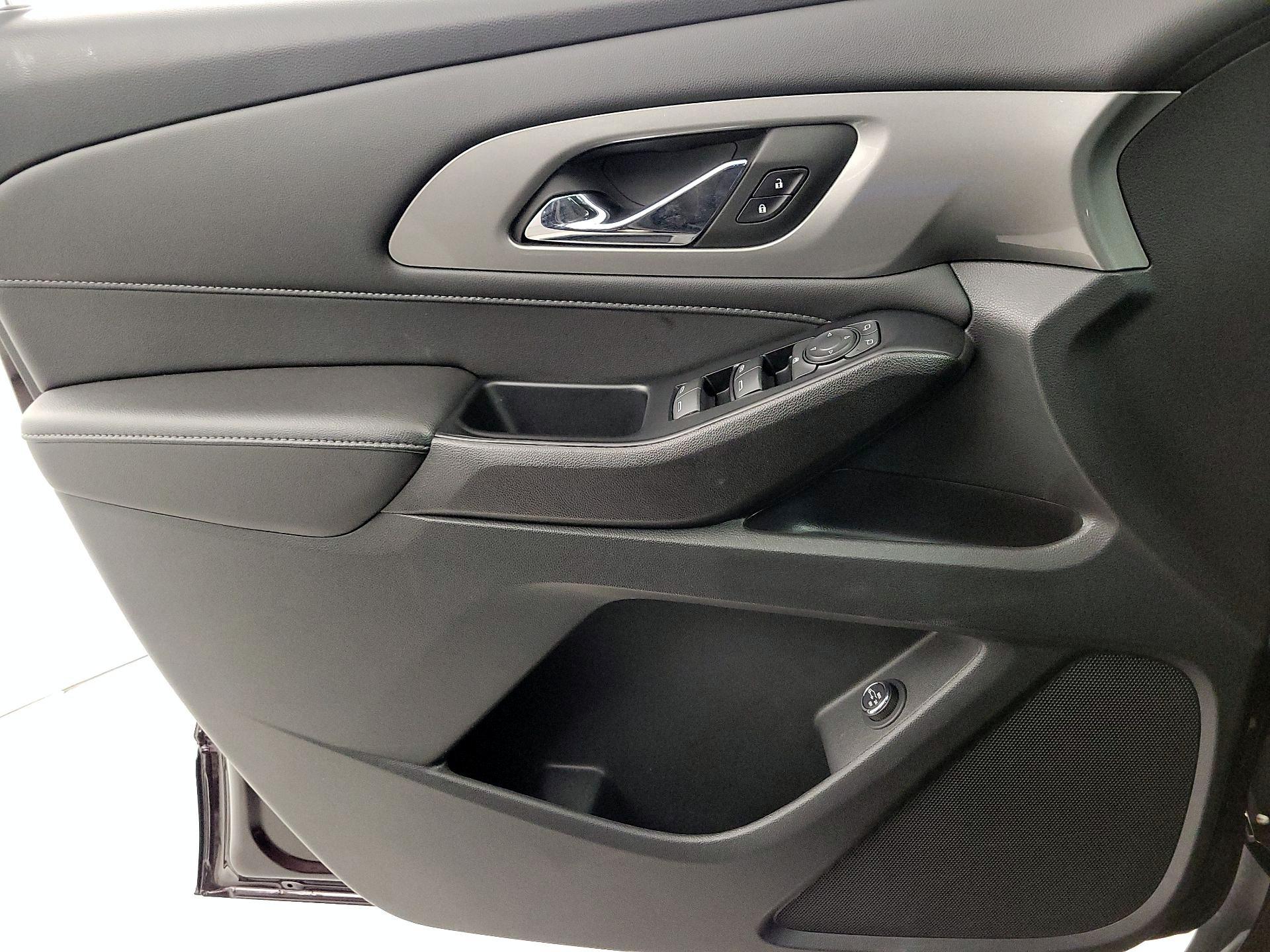 Thumbnail: 2023 Chevrolet Traverse - 12