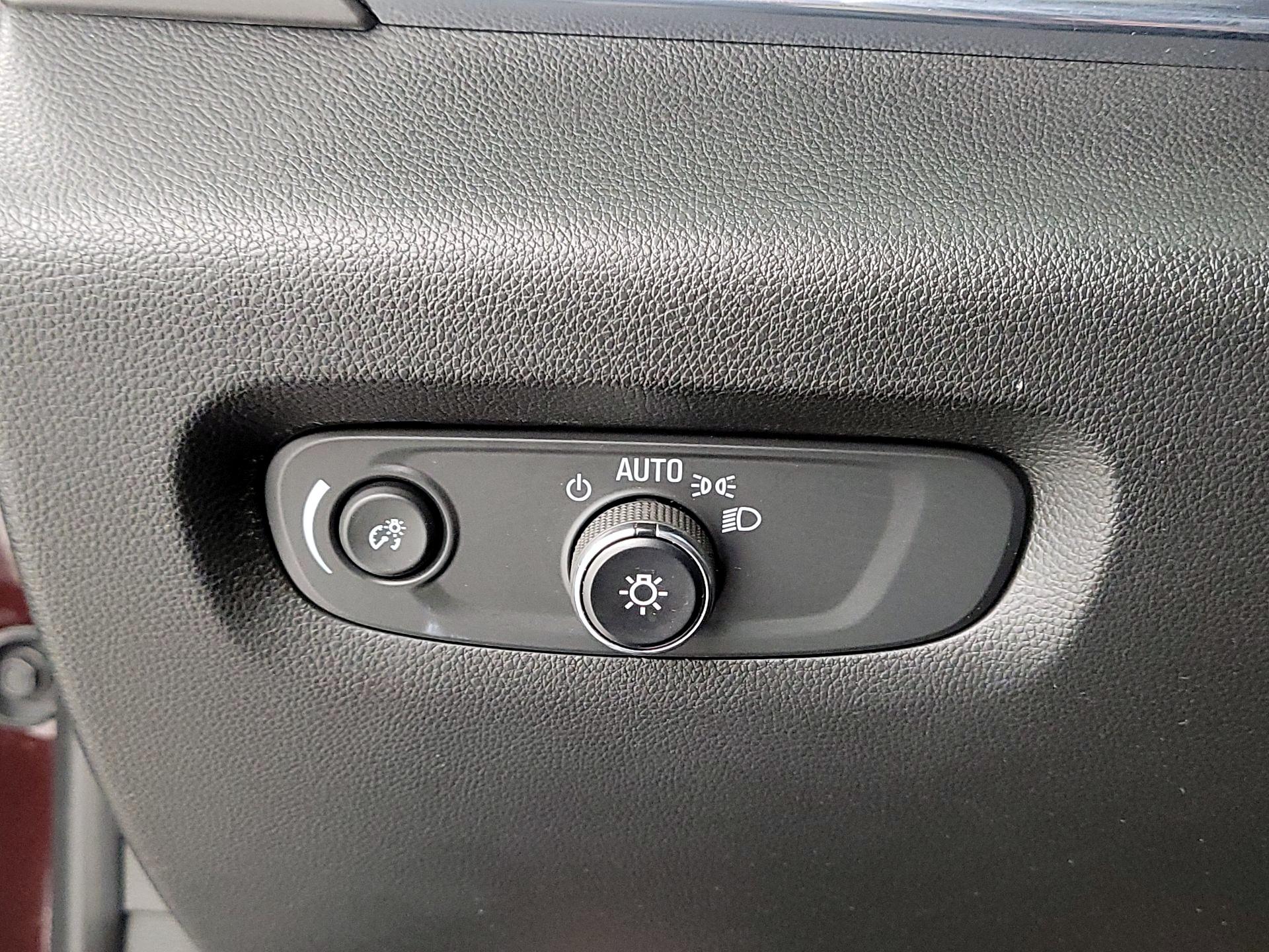 Thumbnail: 2023 Chevrolet Traverse - 13