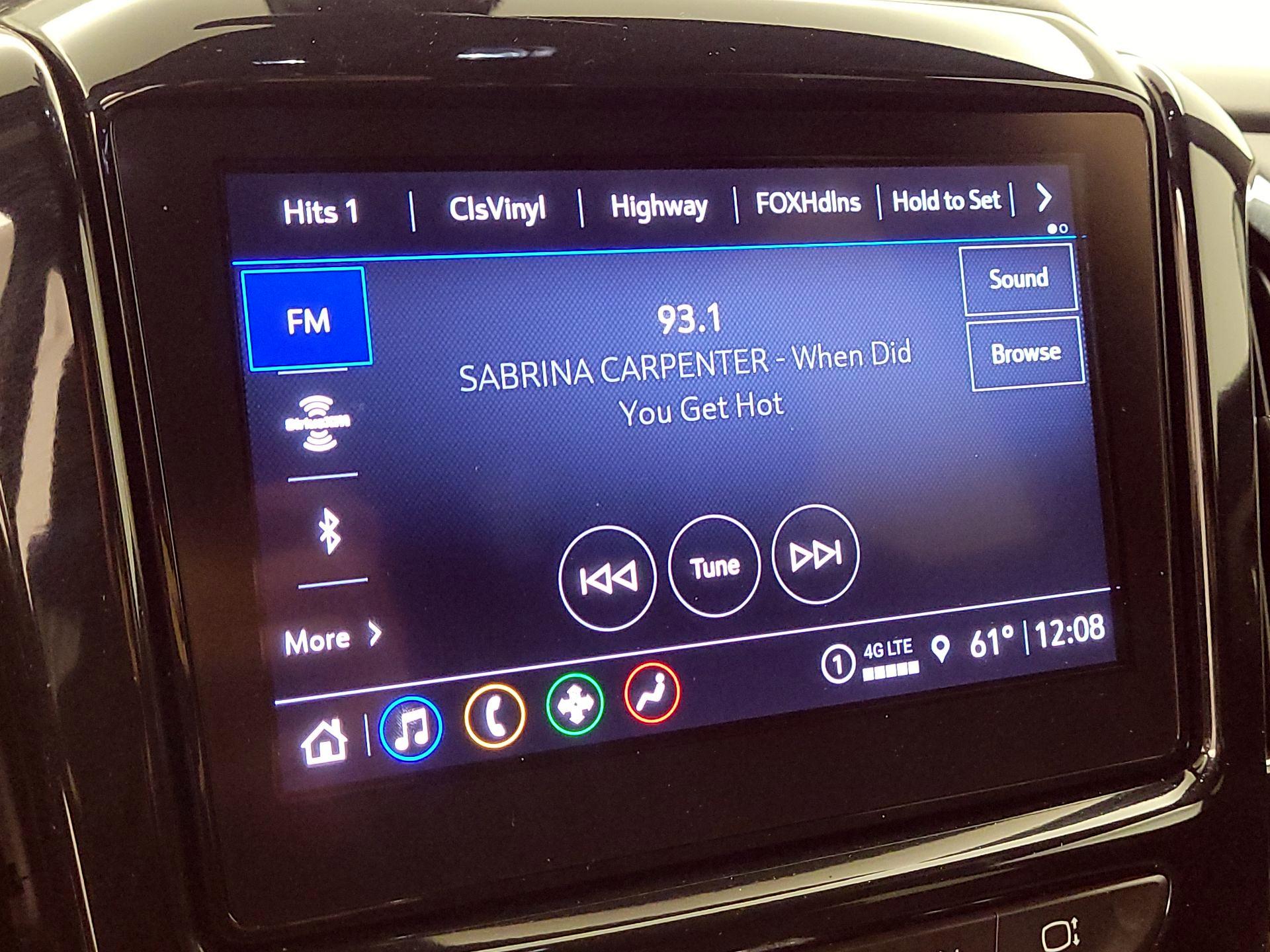 Thumbnail: 2023 Chevrolet Traverse - 15