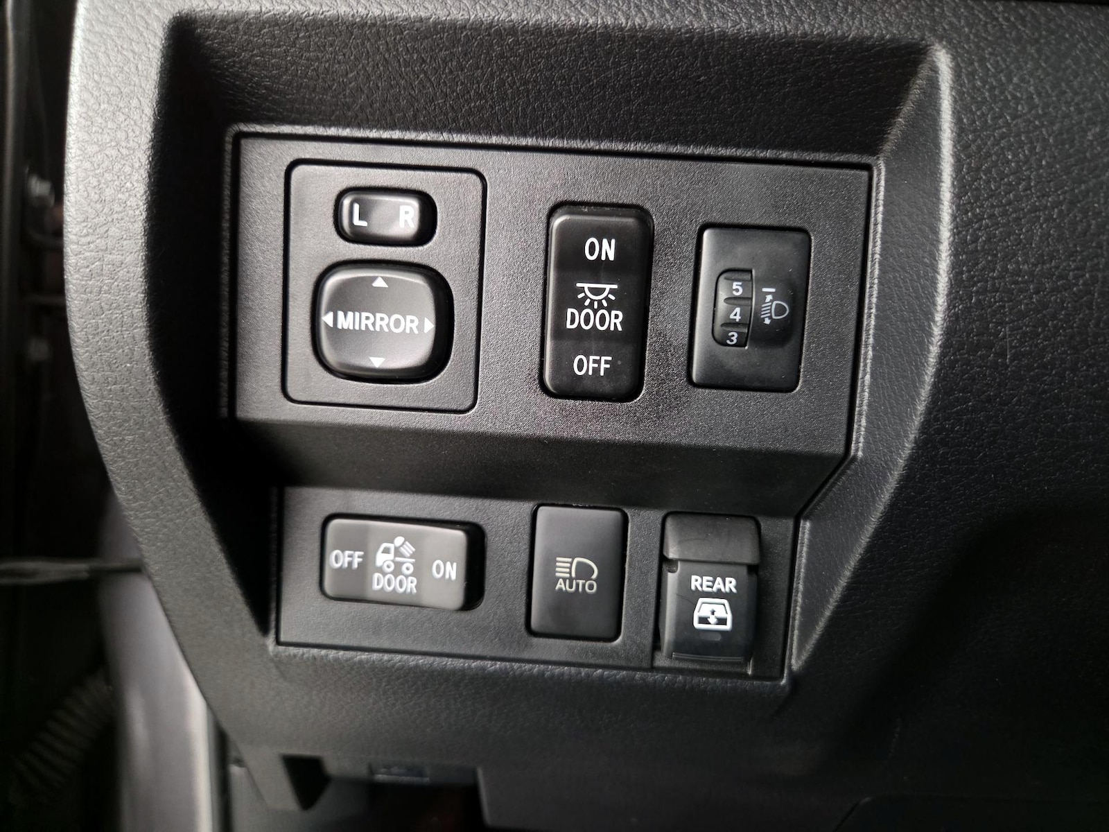 2020 Toyota Tundra SR5 - Photo 14