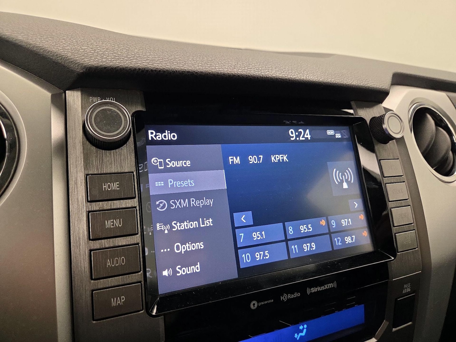 2020 Toyota Tundra SR5 - Photo 16