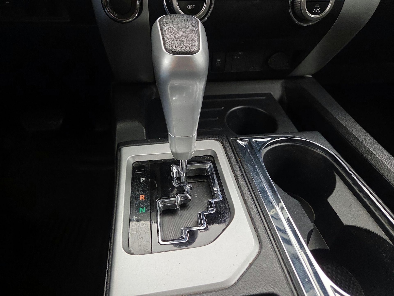 2020 Toyota Tundra SR5 - Photo 18