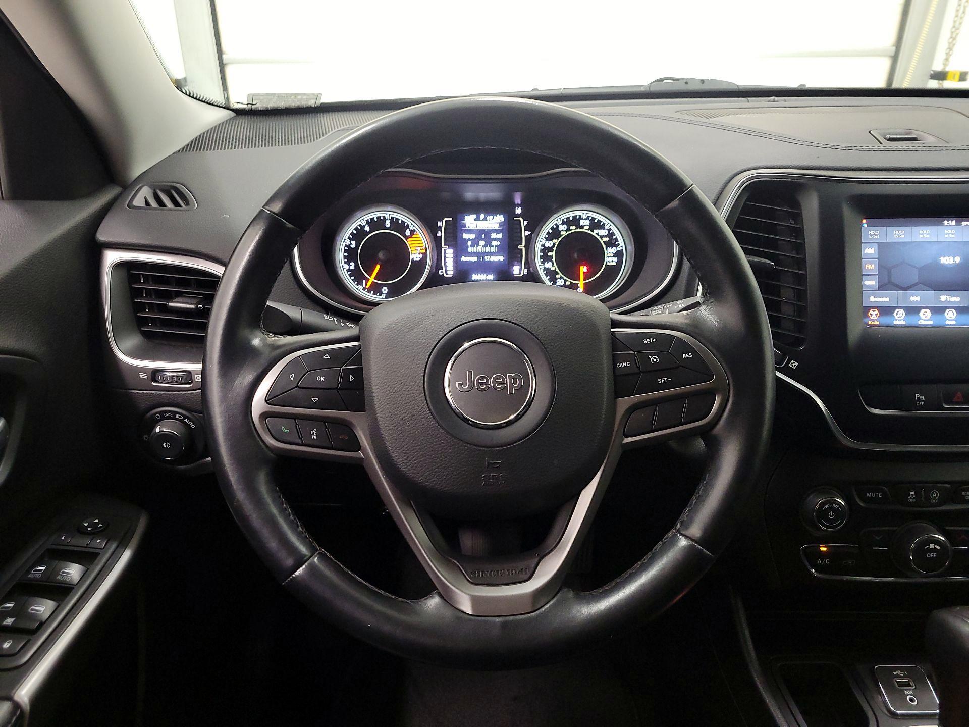 Thumbnail: 2021 Jeep Cherokee - 10