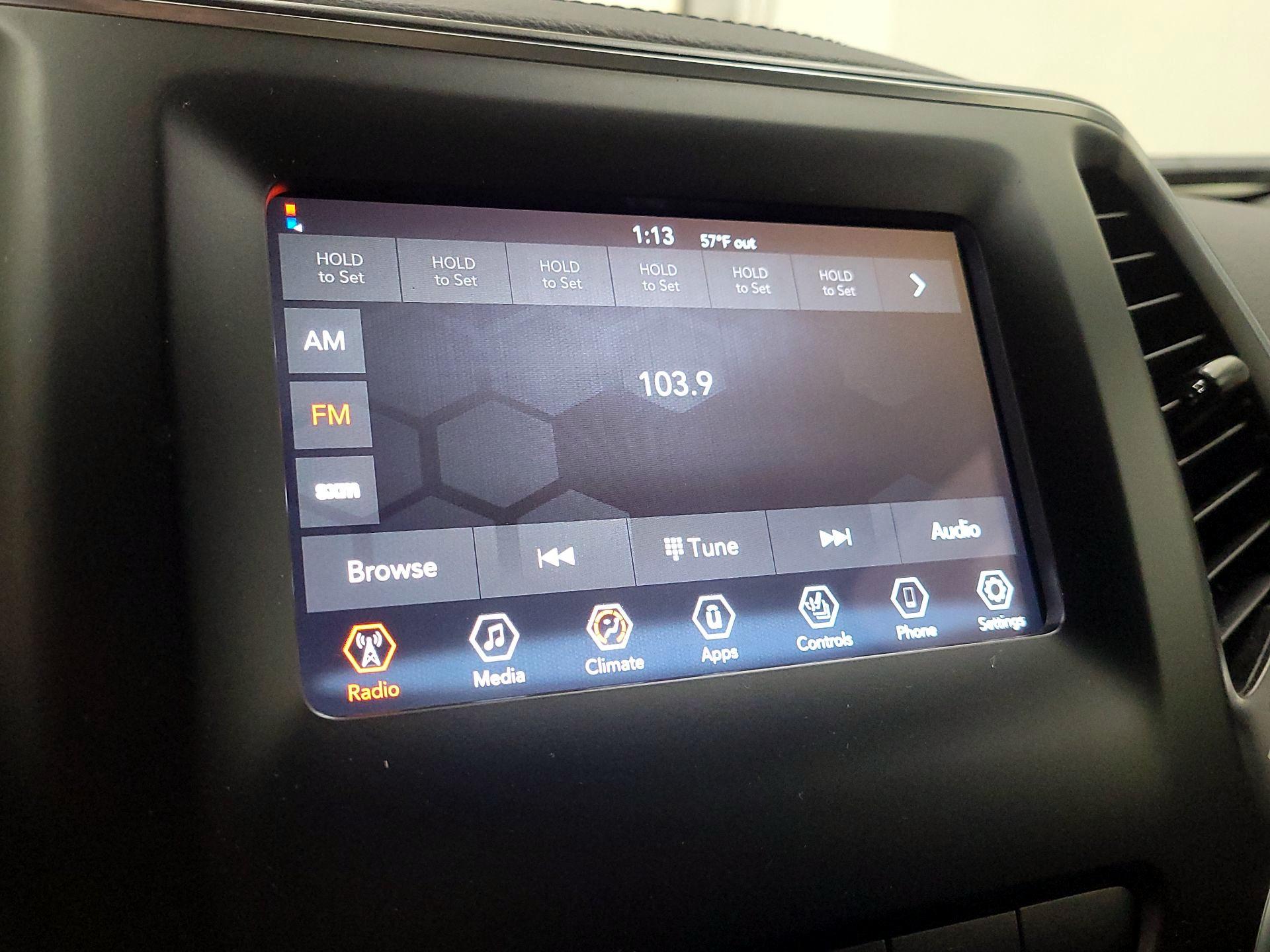 Thumbnail: 2021 Jeep Cherokee - 15