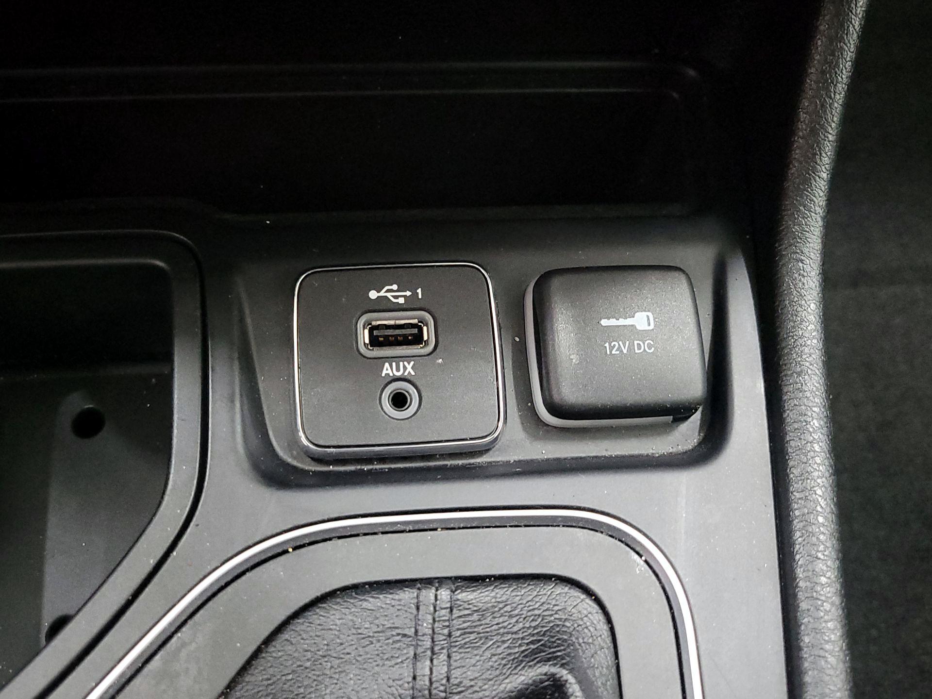 Thumbnail: 2021 Jeep Cherokee - 18