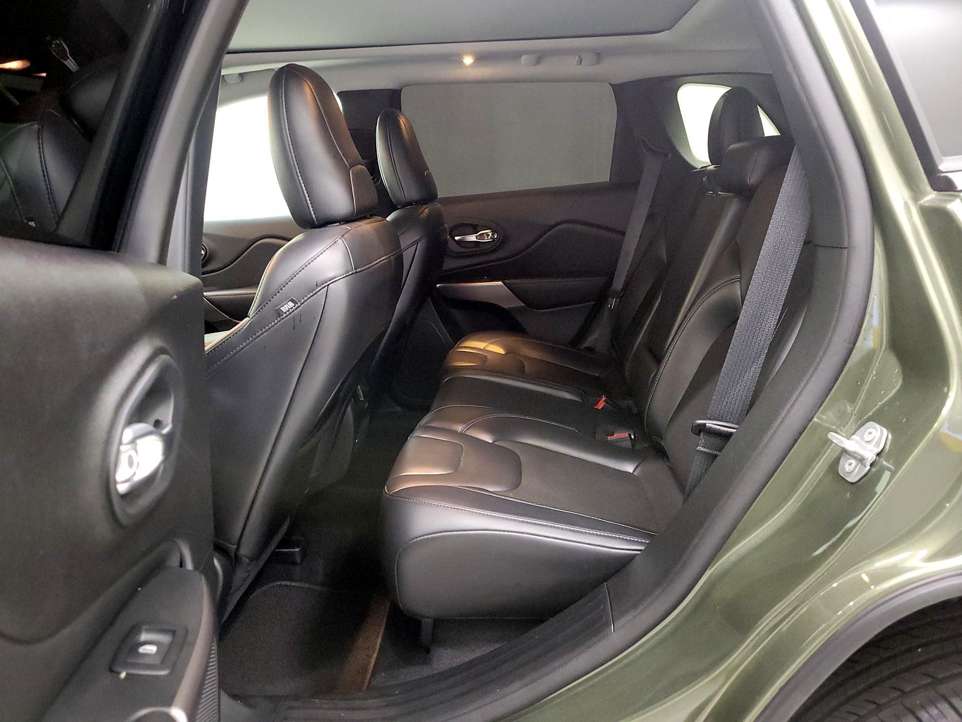 Thumbnail: 2021 Jeep Cherokee - 20