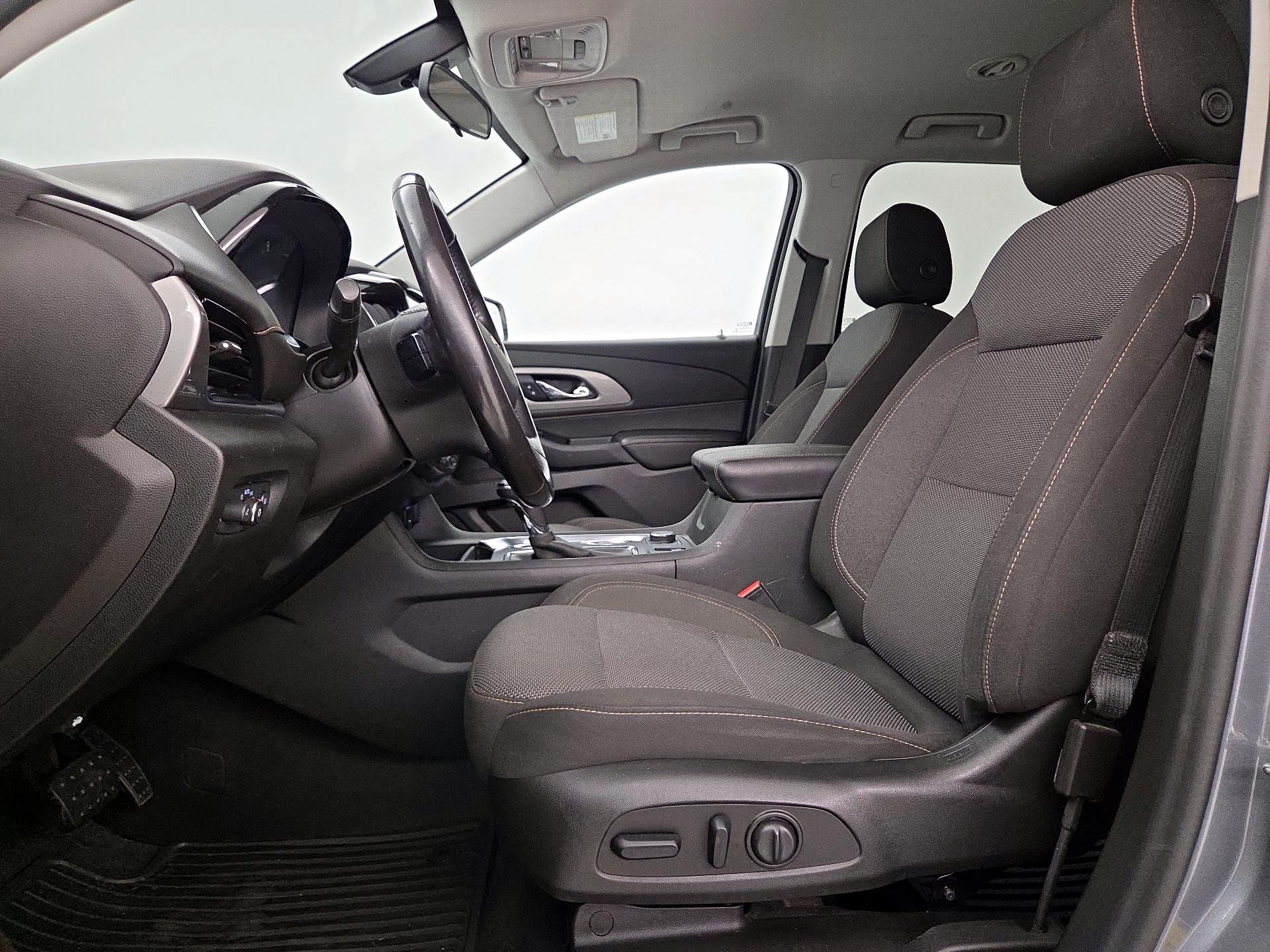 Thumbnail: 2018 Chevrolet Traverse - 11