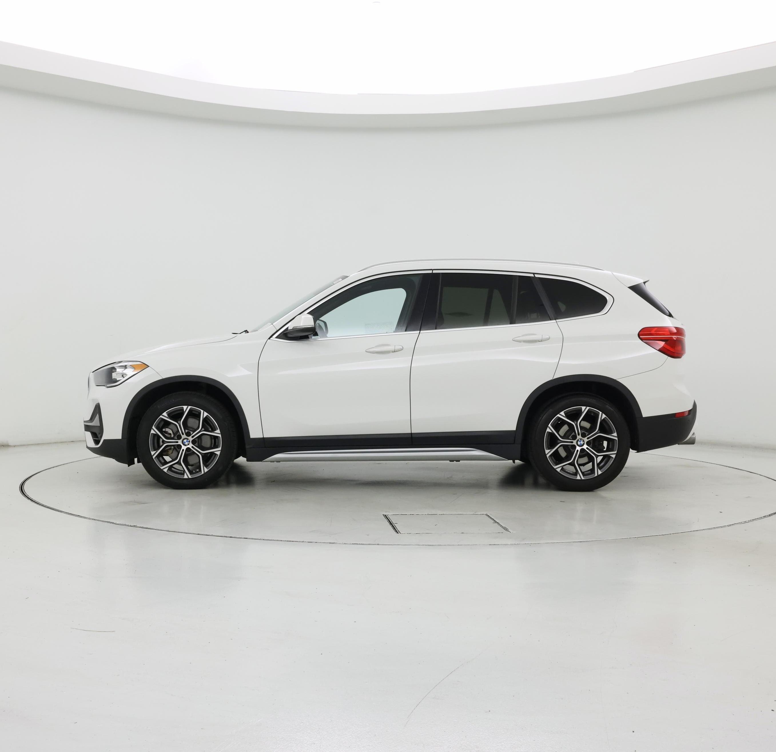 Thumbnail: 2021 BMW X1 - 3