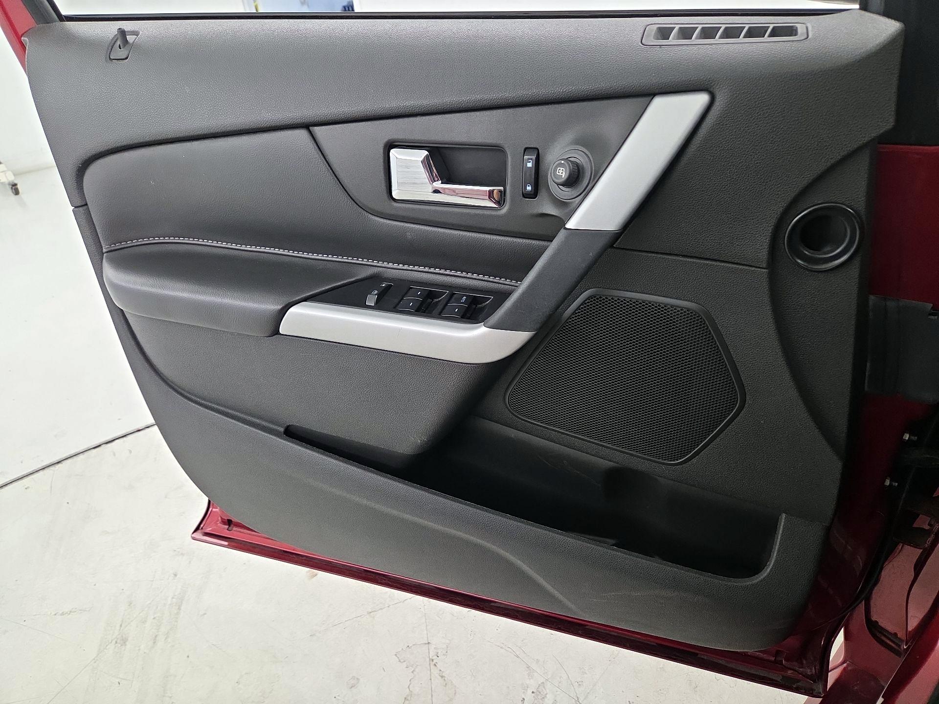 Thumbnail: 2014 Ford Edge - 12