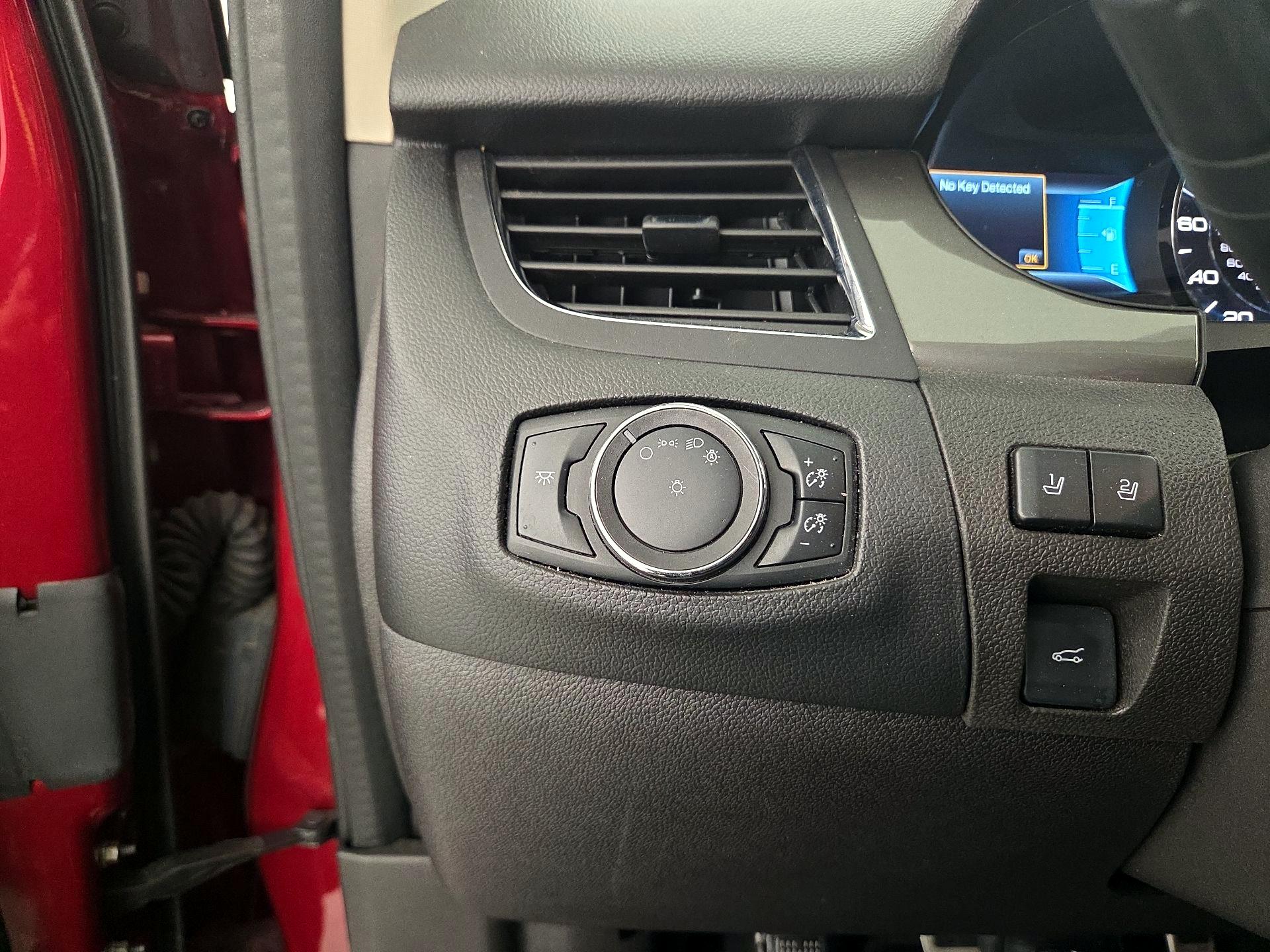 Thumbnail: 2014 Ford Edge - 13