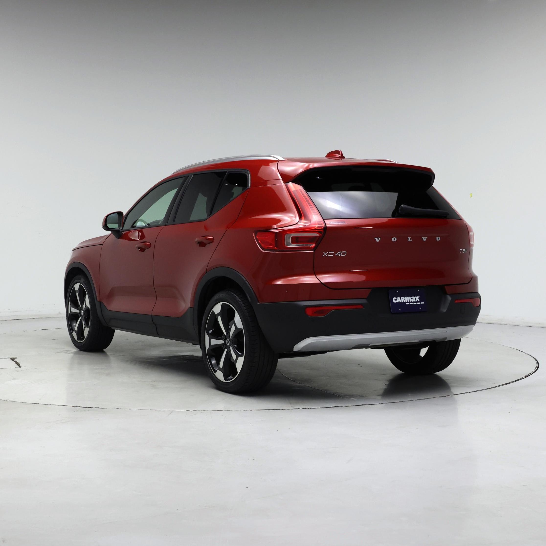 Thumbnail: 2019 Volvo XC40 - 2