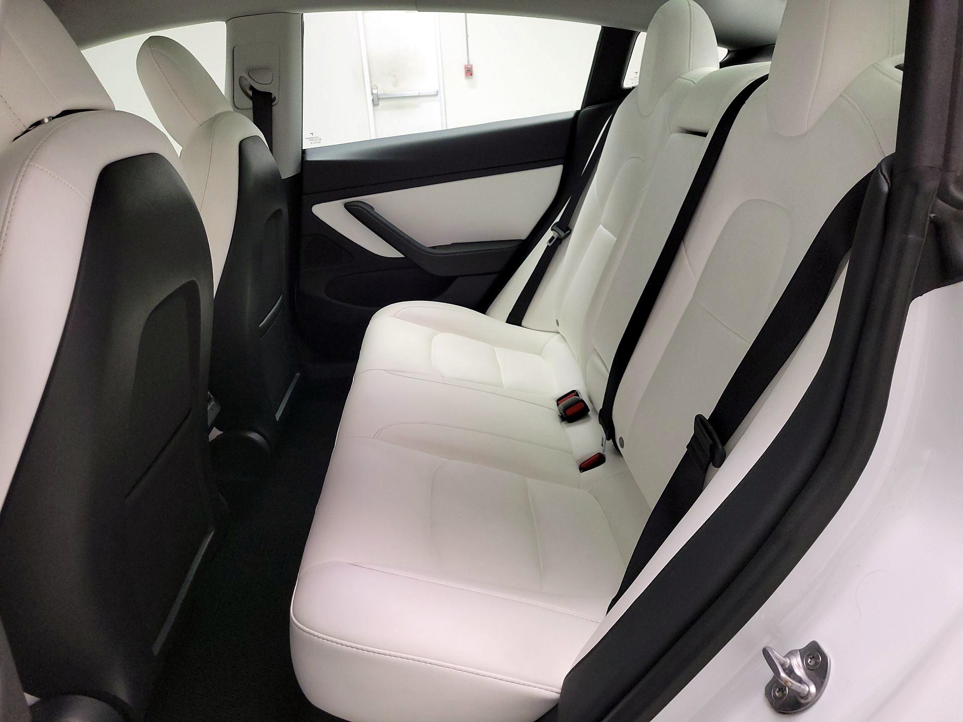 Thumbnail: 2021 Tesla Model 3 - 19