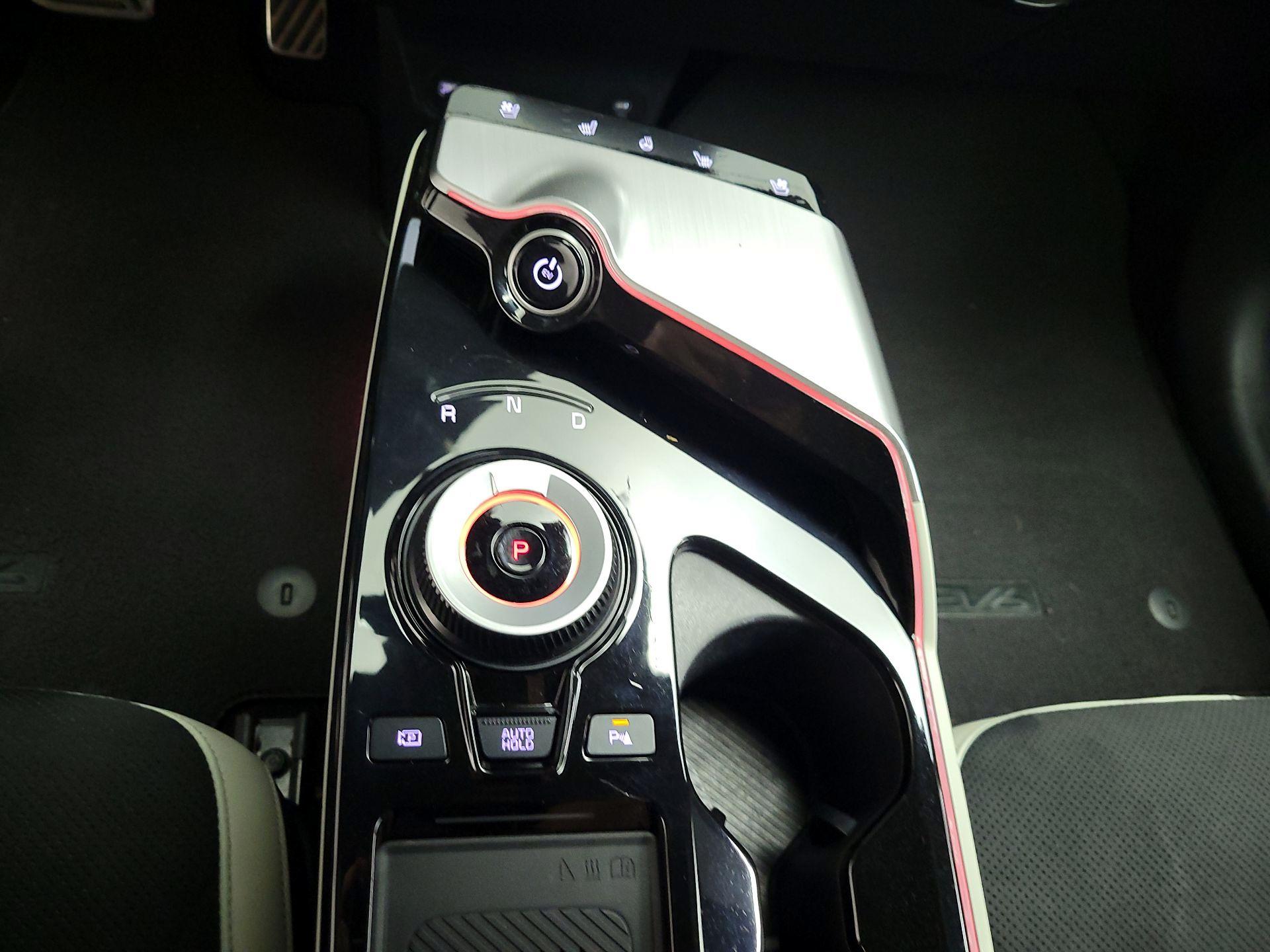 Thumbnail: 2023 Kia EV6 - 18