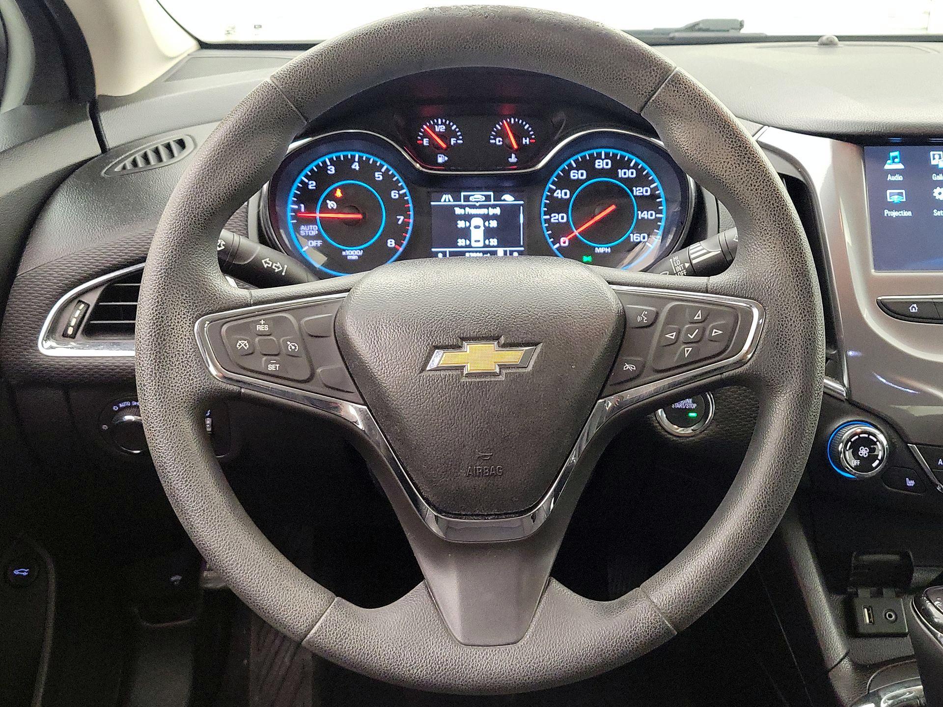 Thumbnail: 2017 Chevrolet Cruze - 10