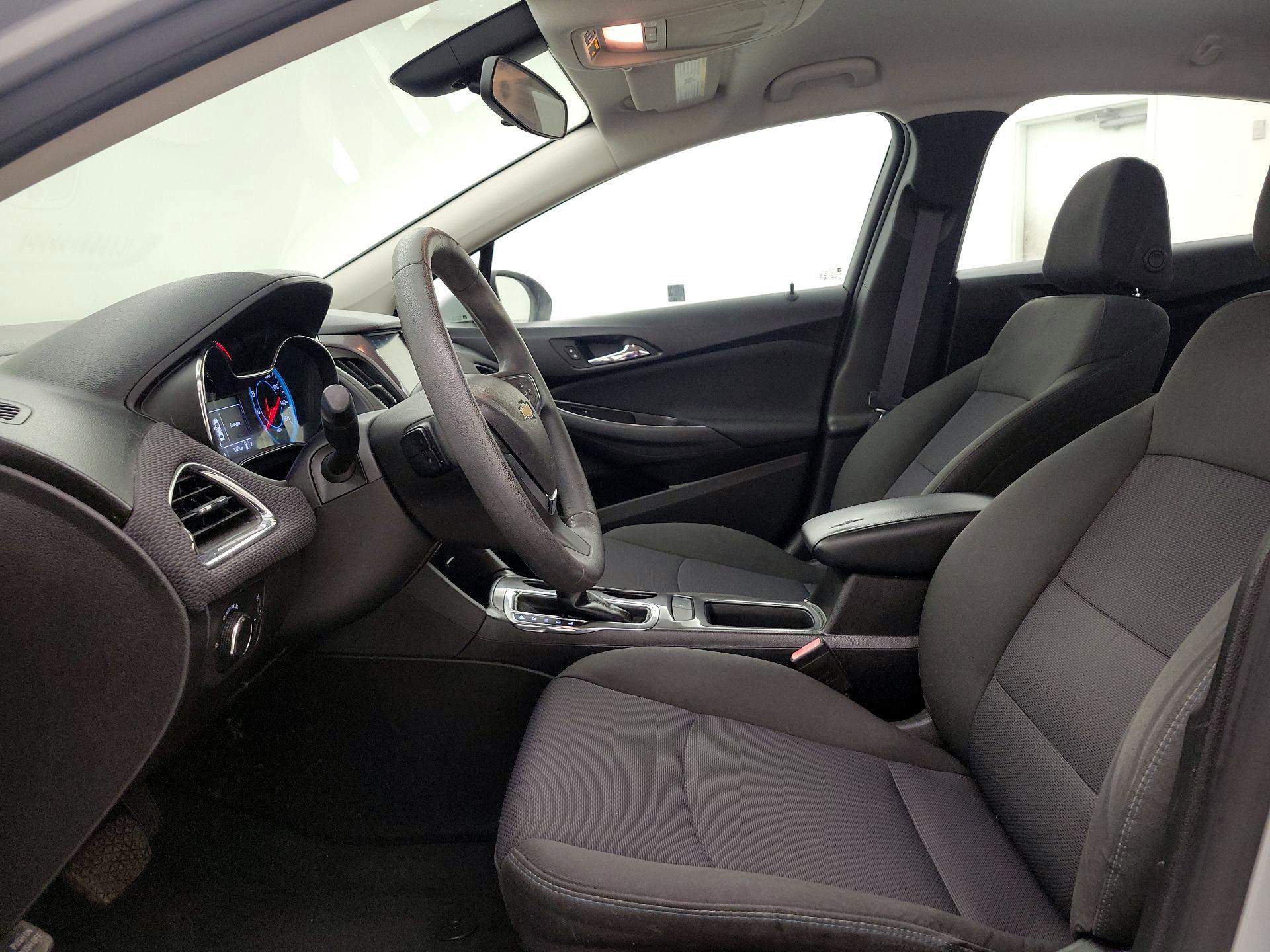 Thumbnail: 2017 Chevrolet Cruze - 11