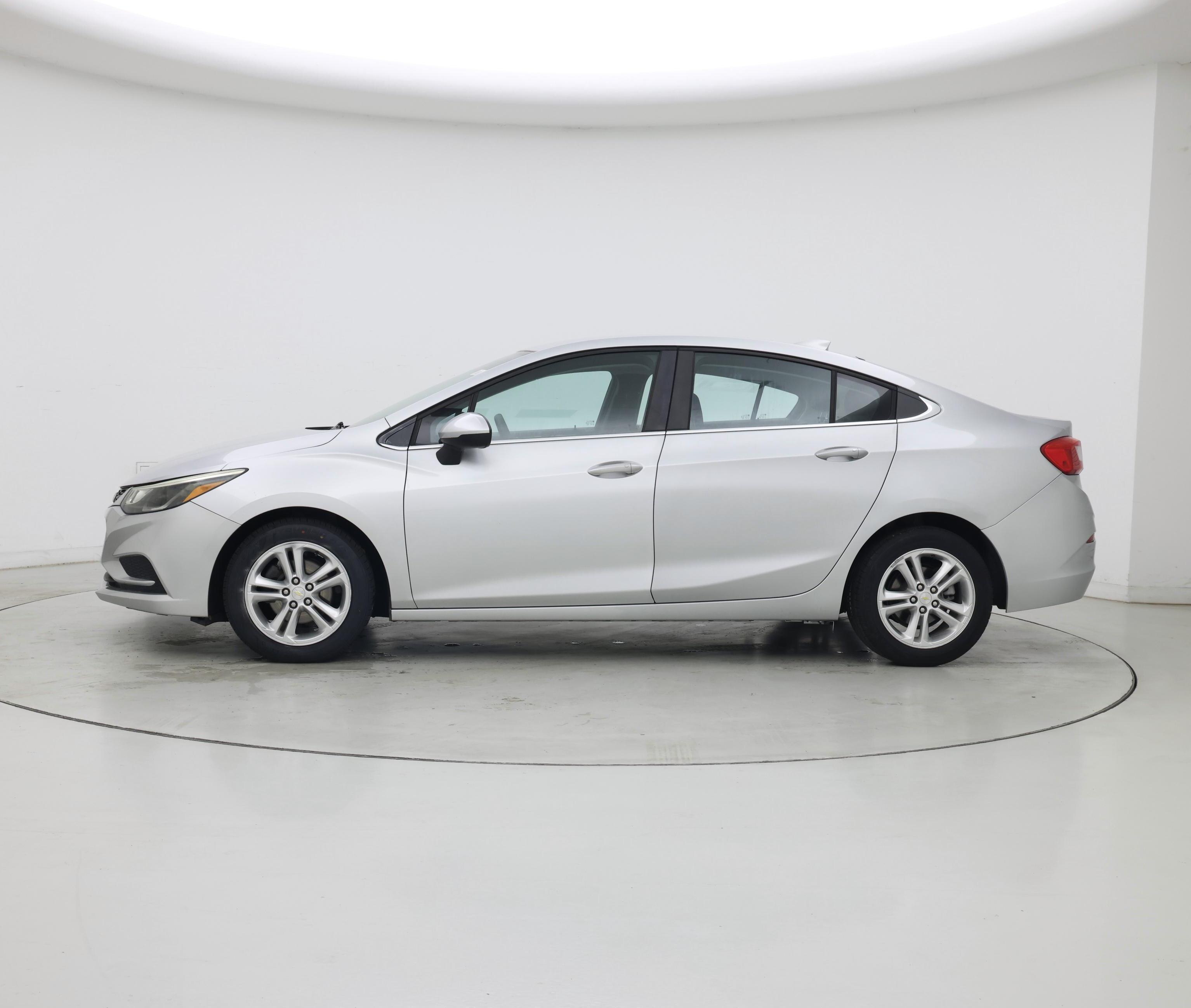 Thumbnail: 2017 Chevrolet Cruze - 3