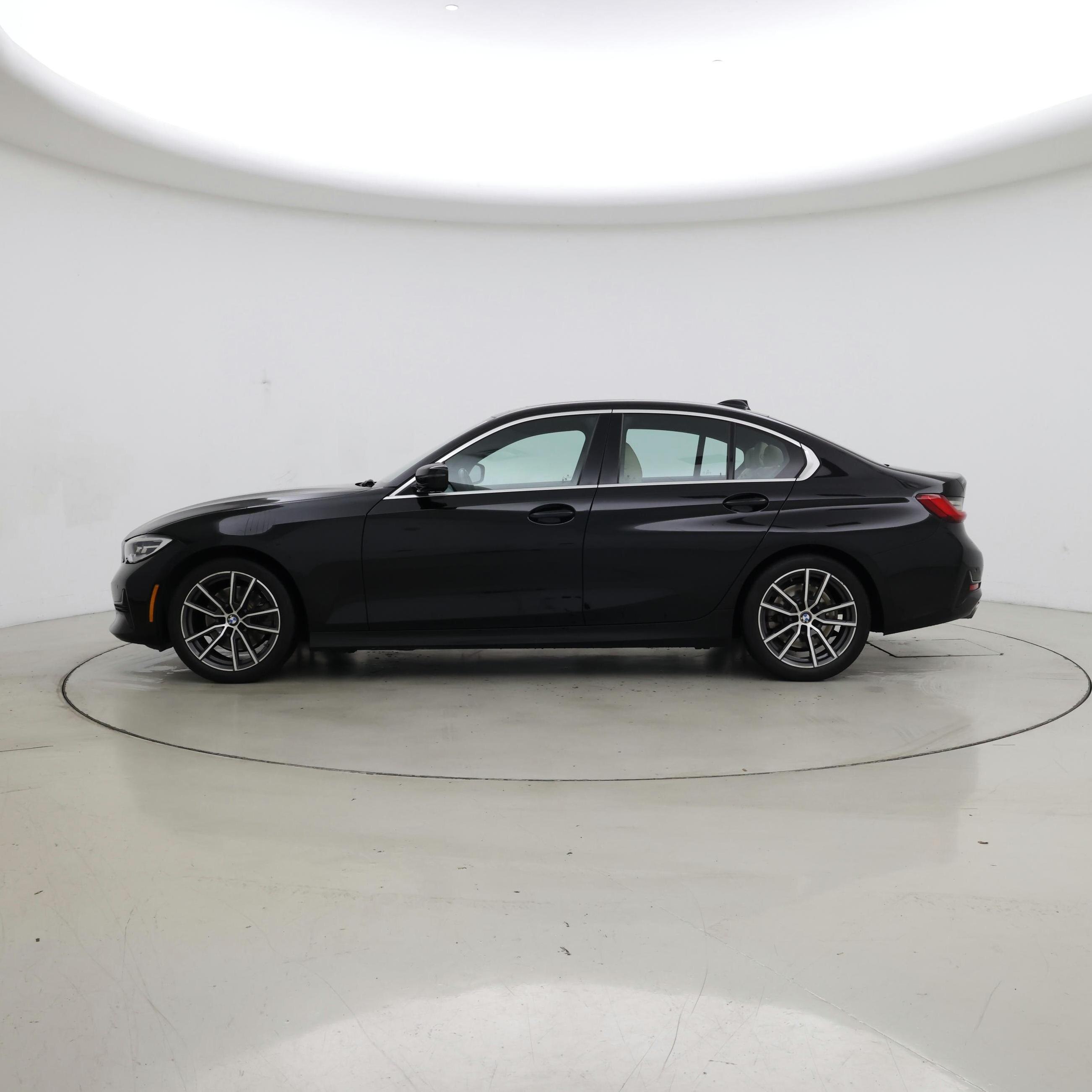 Thumbnail: 2021 BMW 3 Series - 3