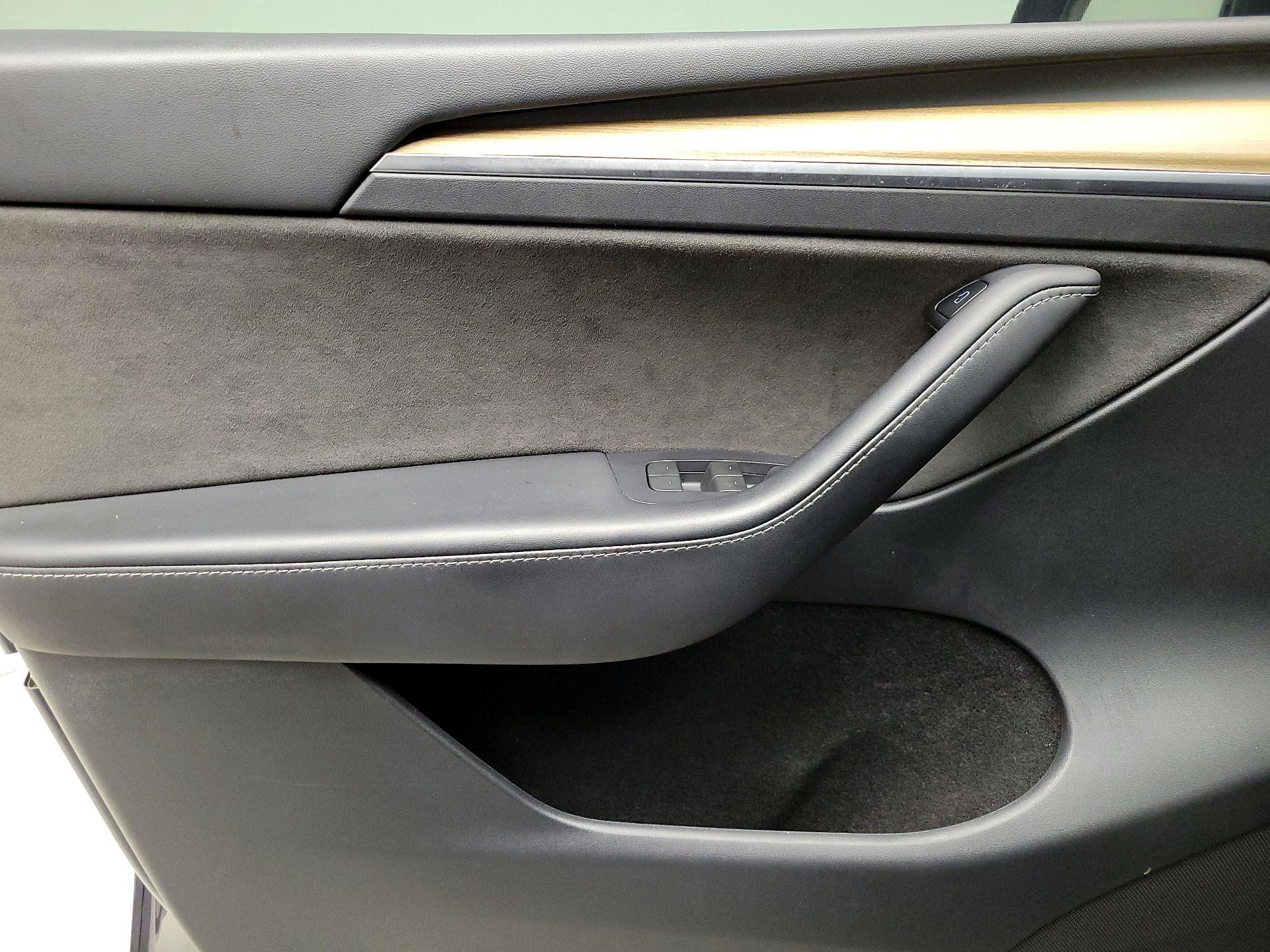 Thumbnail: 2023 Tesla Model Y - 12