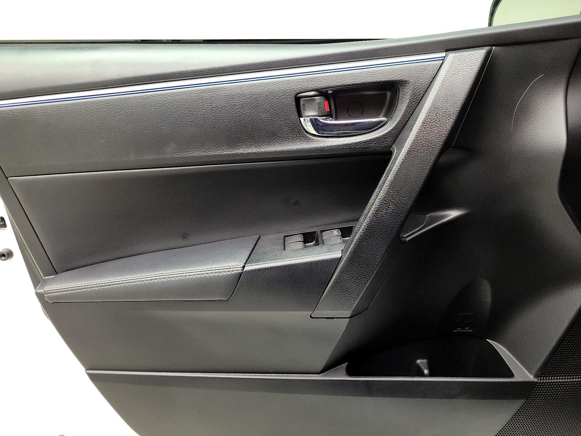 Thumbnail: 2014 Toyota Corolla - 10