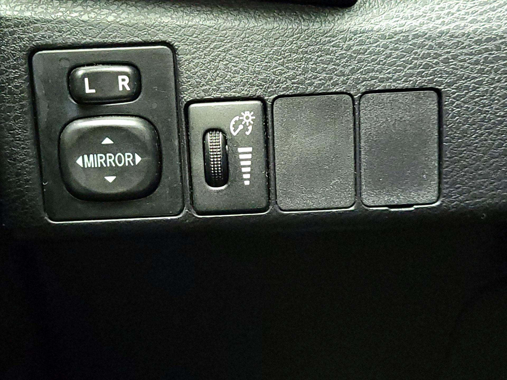 Thumbnail: 2014 Toyota Corolla - 11