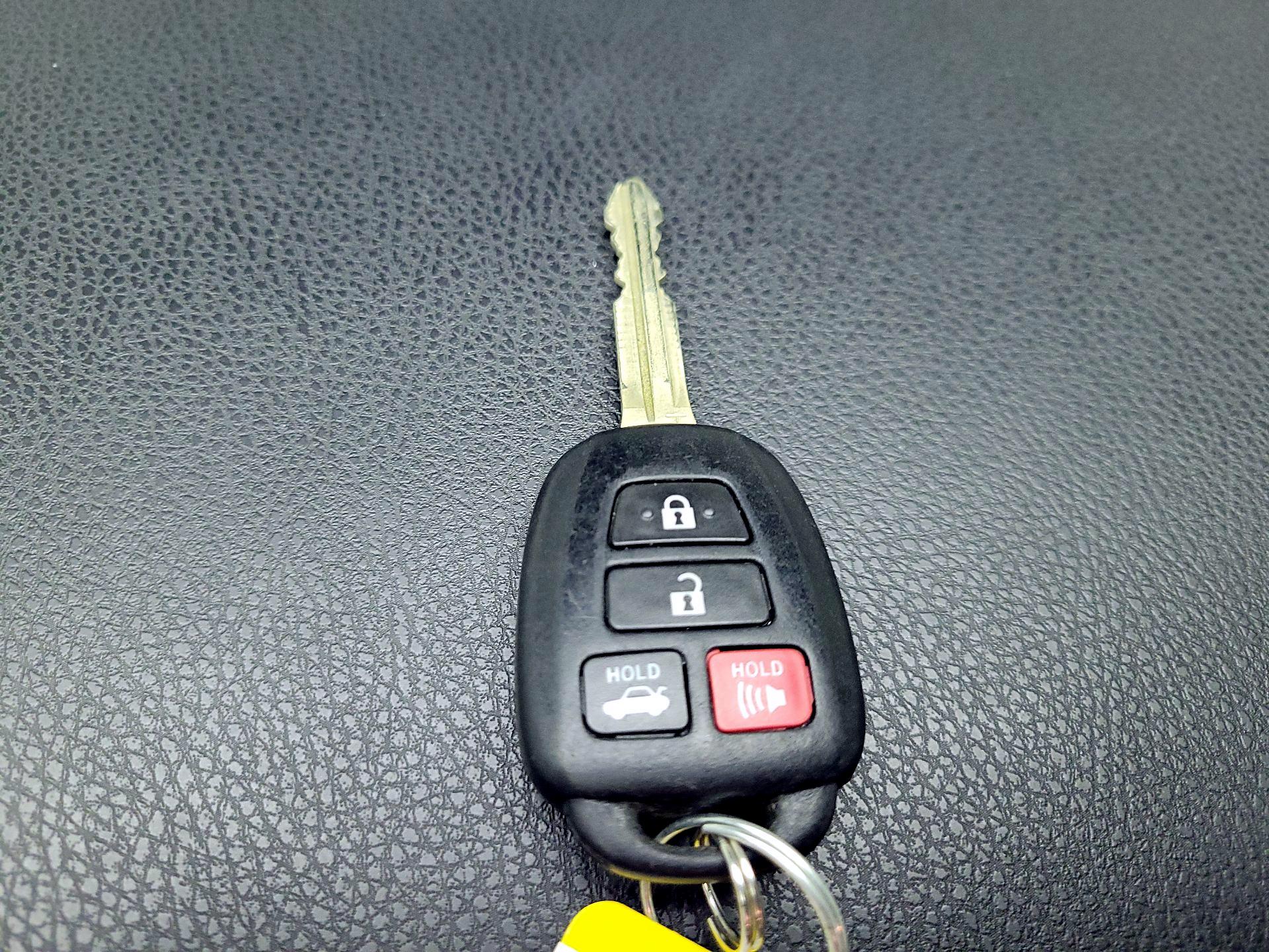 Thumbnail: 2014 Toyota Corolla - 20