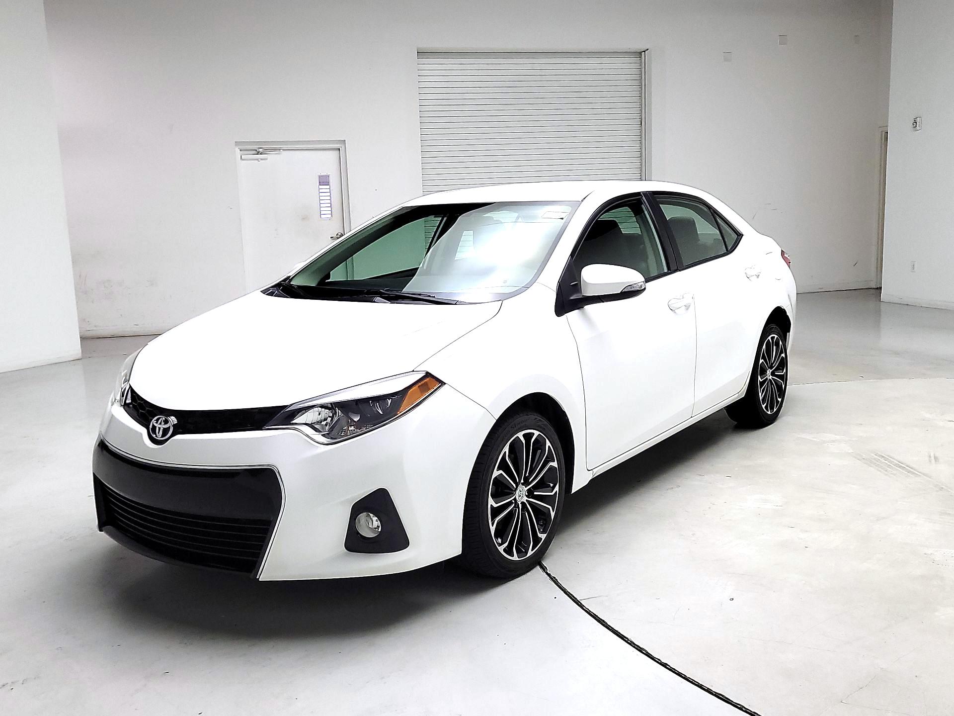 Thumbnail: 2014 Toyota Corolla - 3