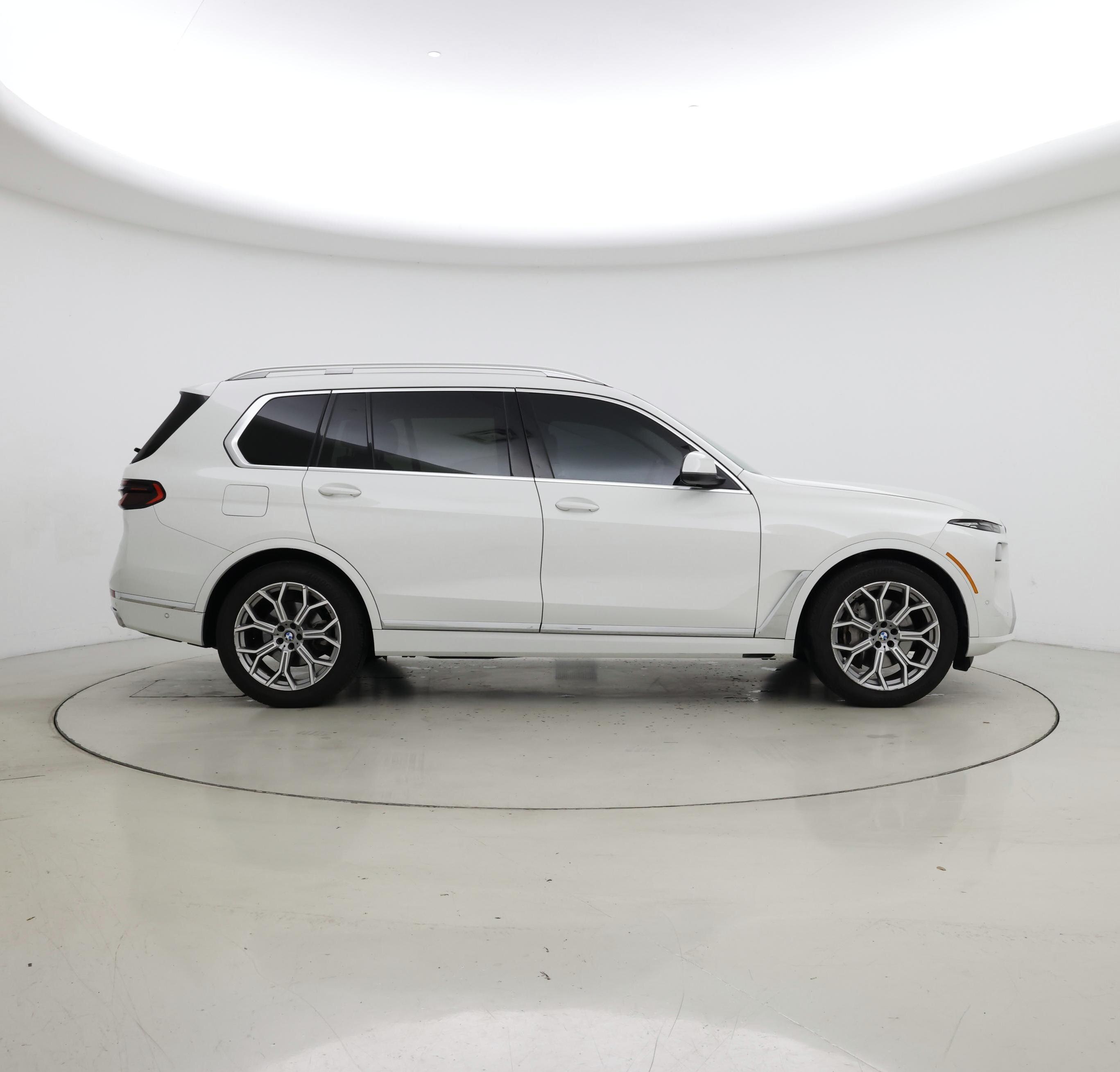 Thumbnail: 2023 BMW X7 - 7