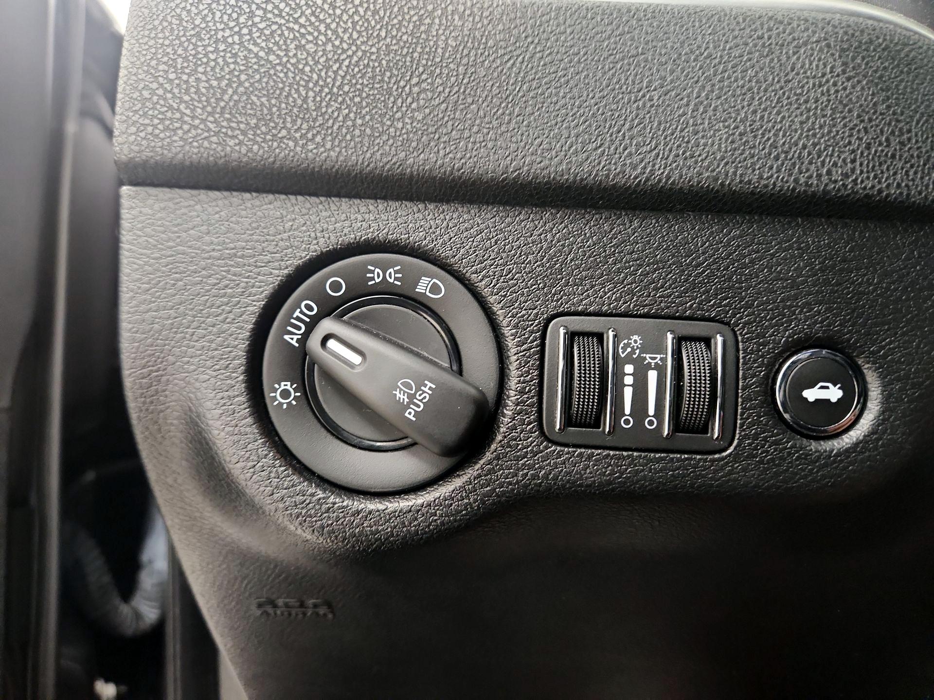 Thumbnail: 2022 Dodge Charger - 13