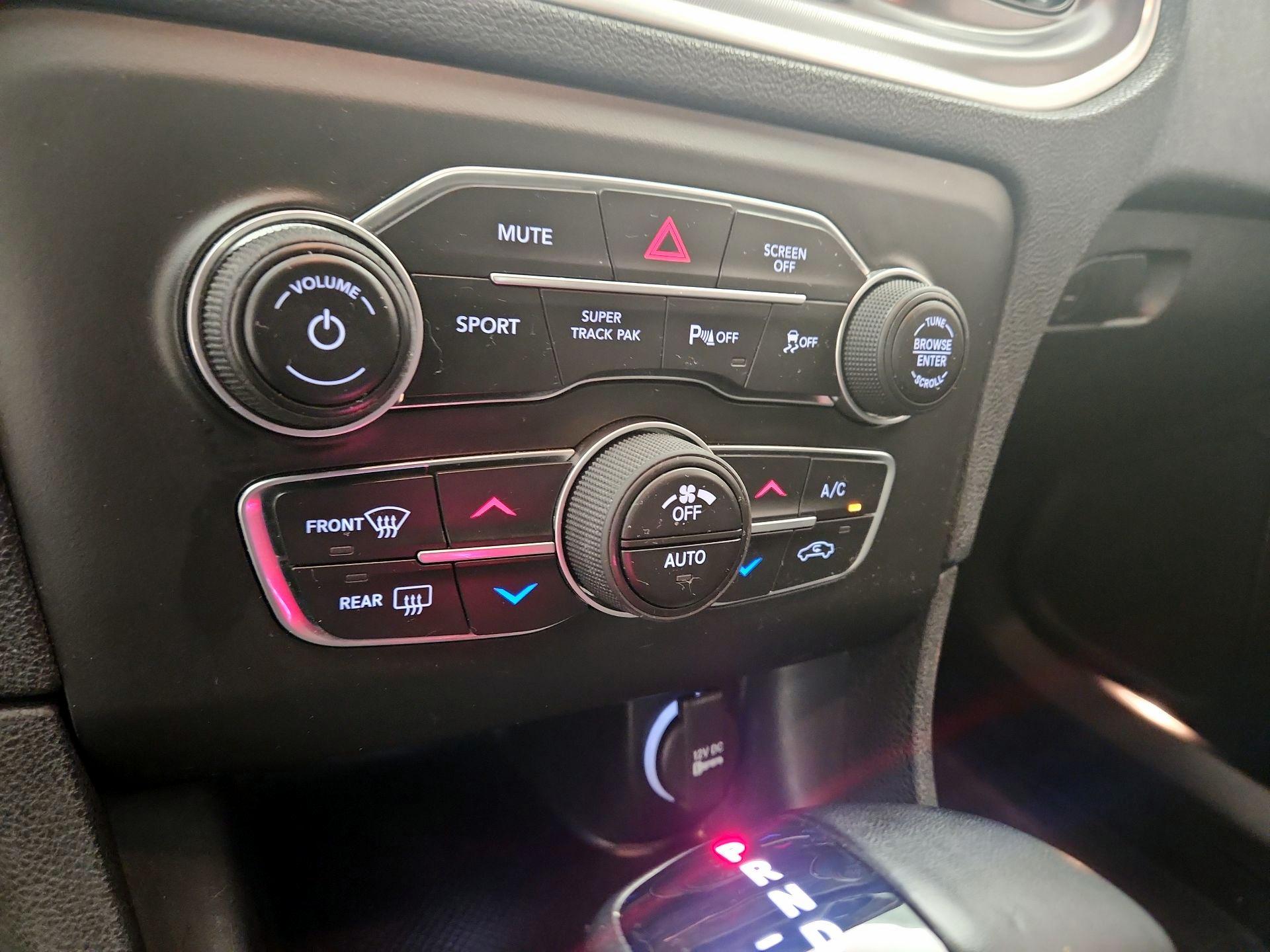 Thumbnail: 2022 Dodge Charger - 16