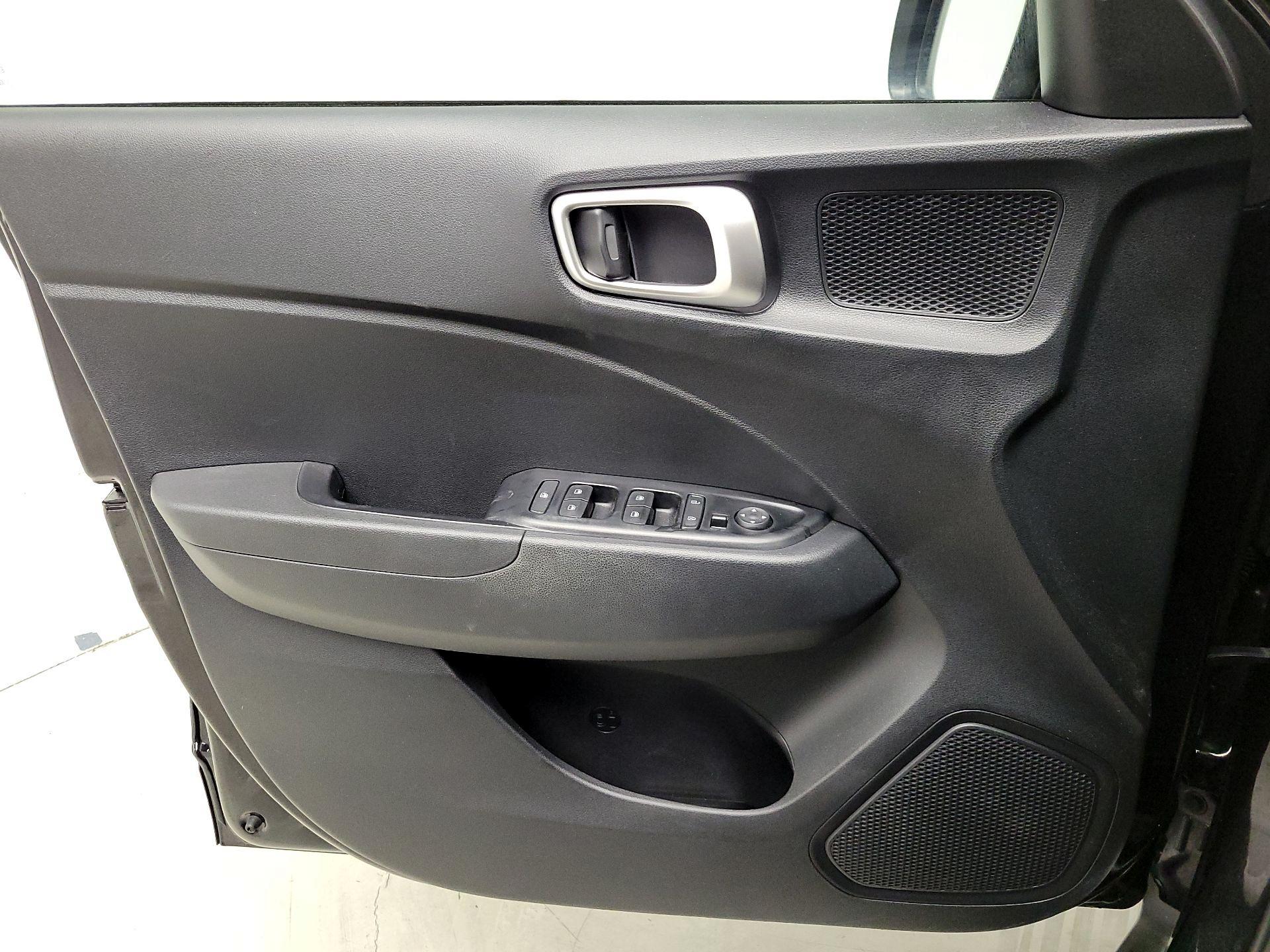 Thumbnail: 2023 Hyundai Venue - 12