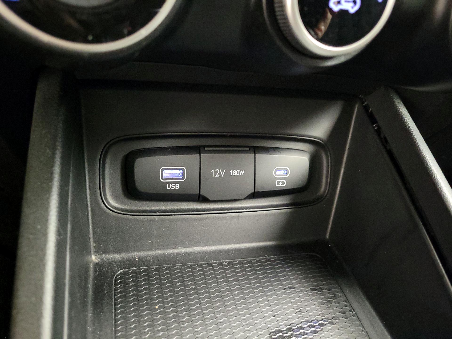 Thumbnail: 2023 Hyundai Venue - 19