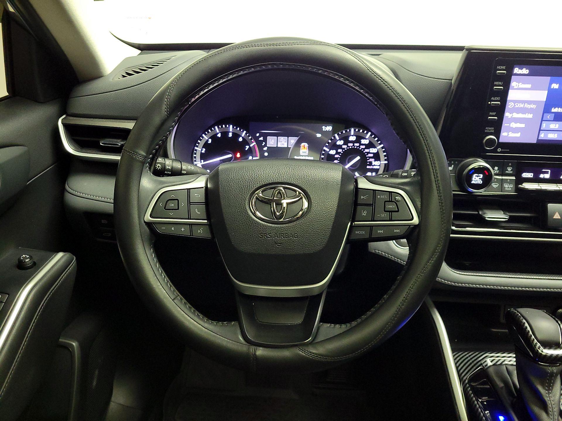 Thumbnail: 2022 Toyota Highlander - 10