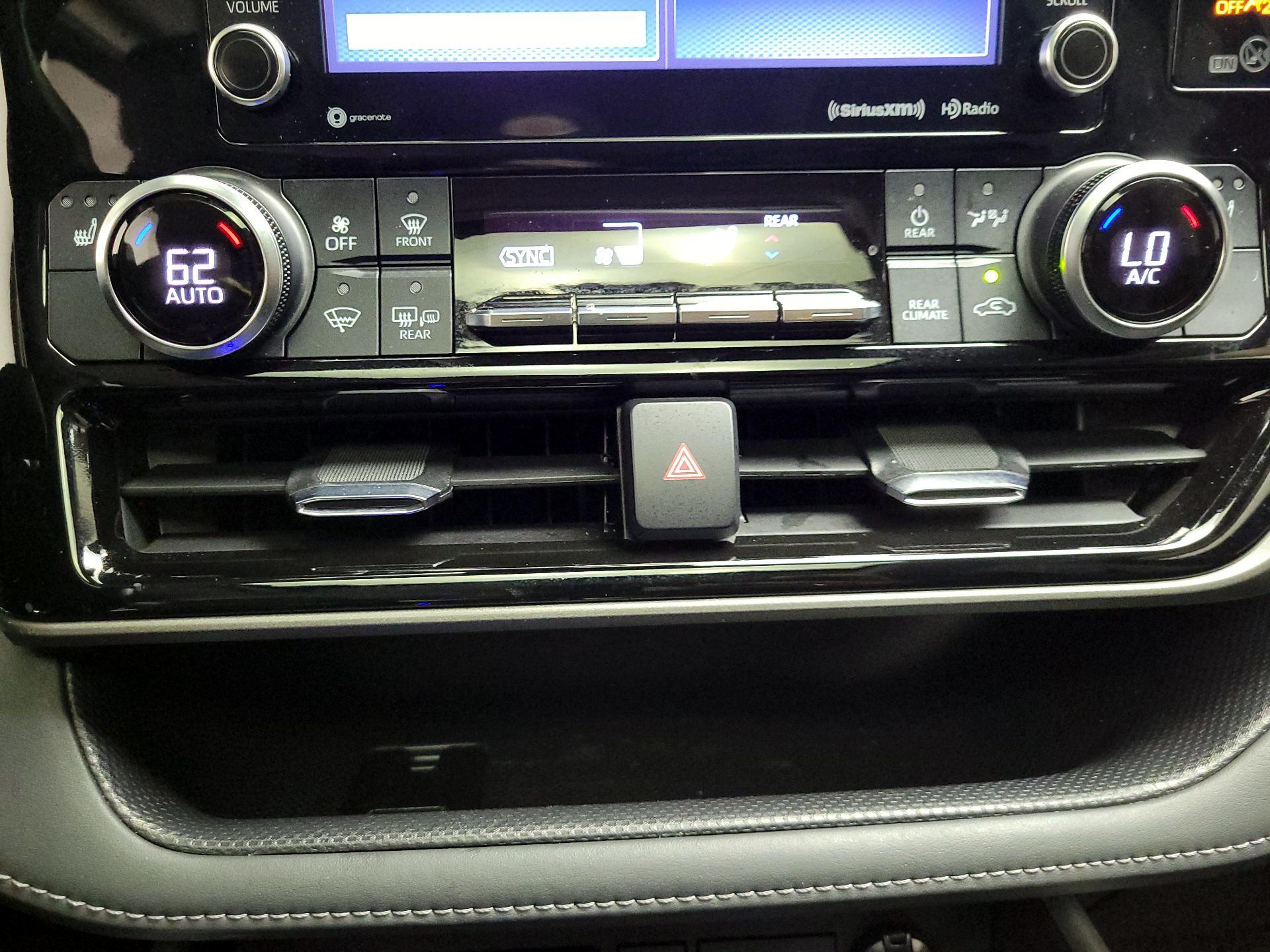 Thumbnail: 2022 Toyota Highlander - 16