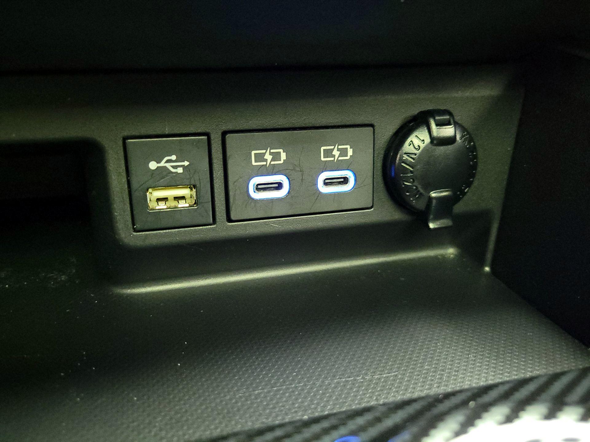 Thumbnail: 2022 Toyota Highlander - 18