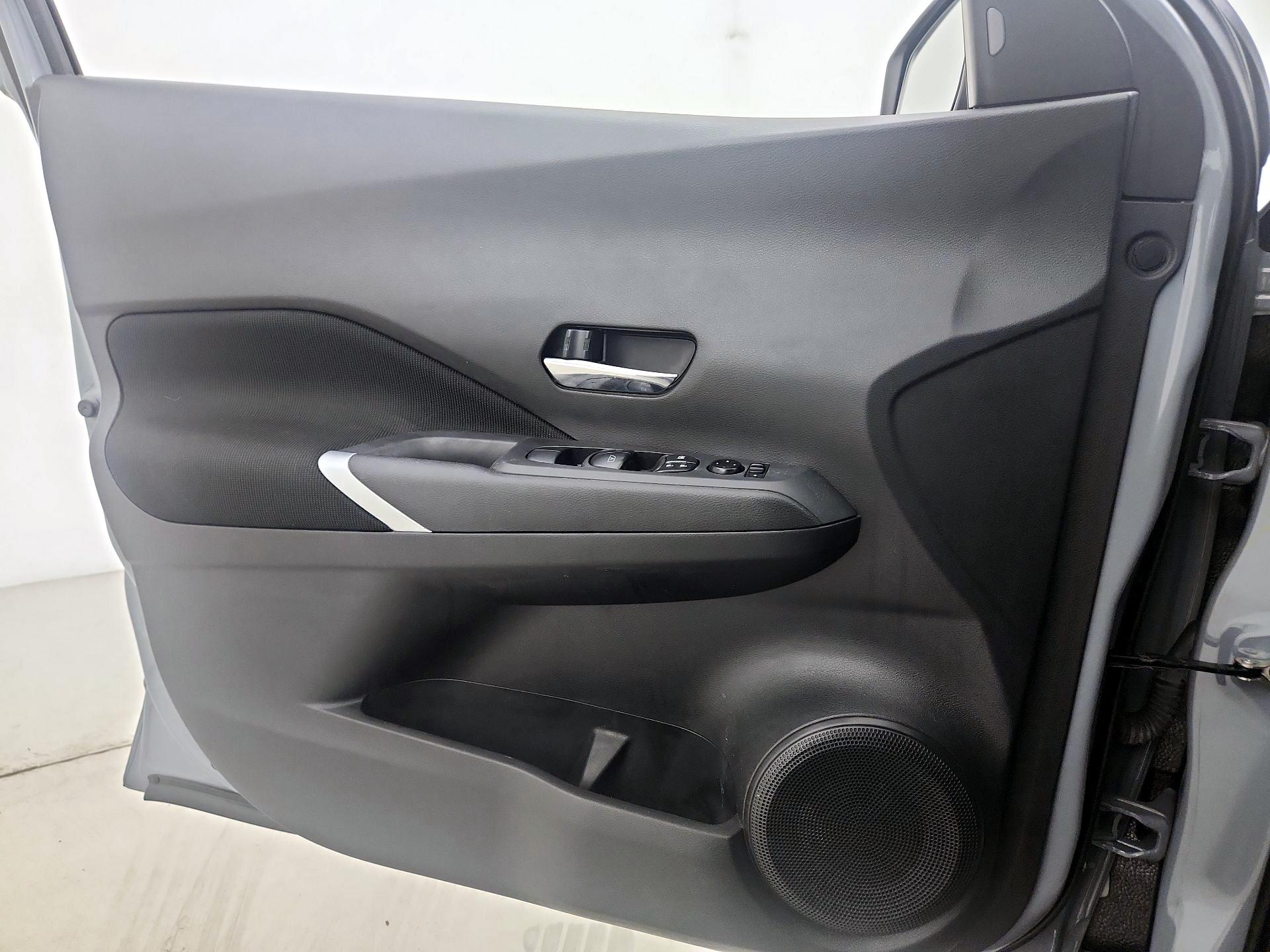 Thumbnail: 2021 Nissan Kicks - 12