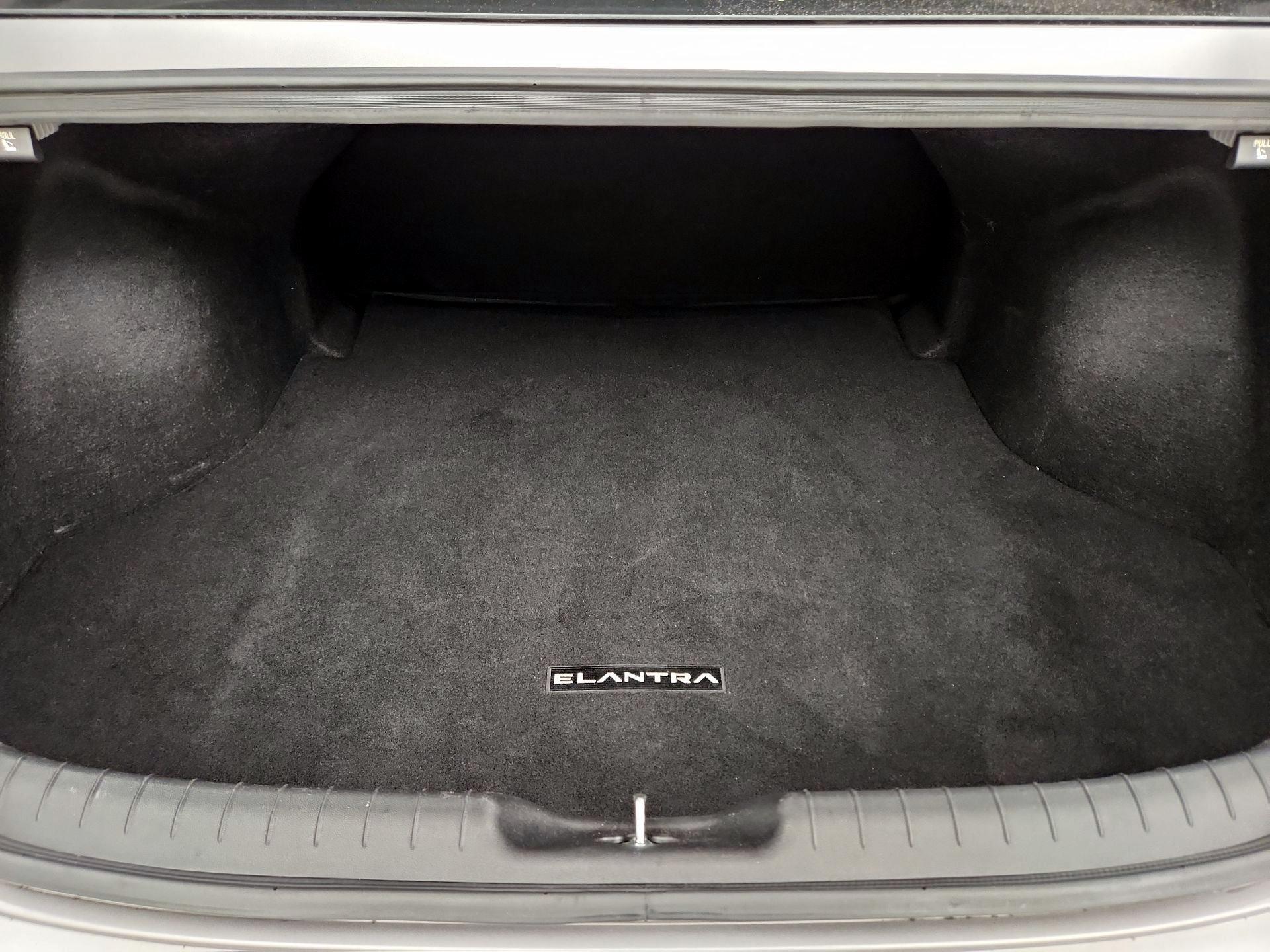 Thumbnail: 2023 Hyundai Elantra - 20