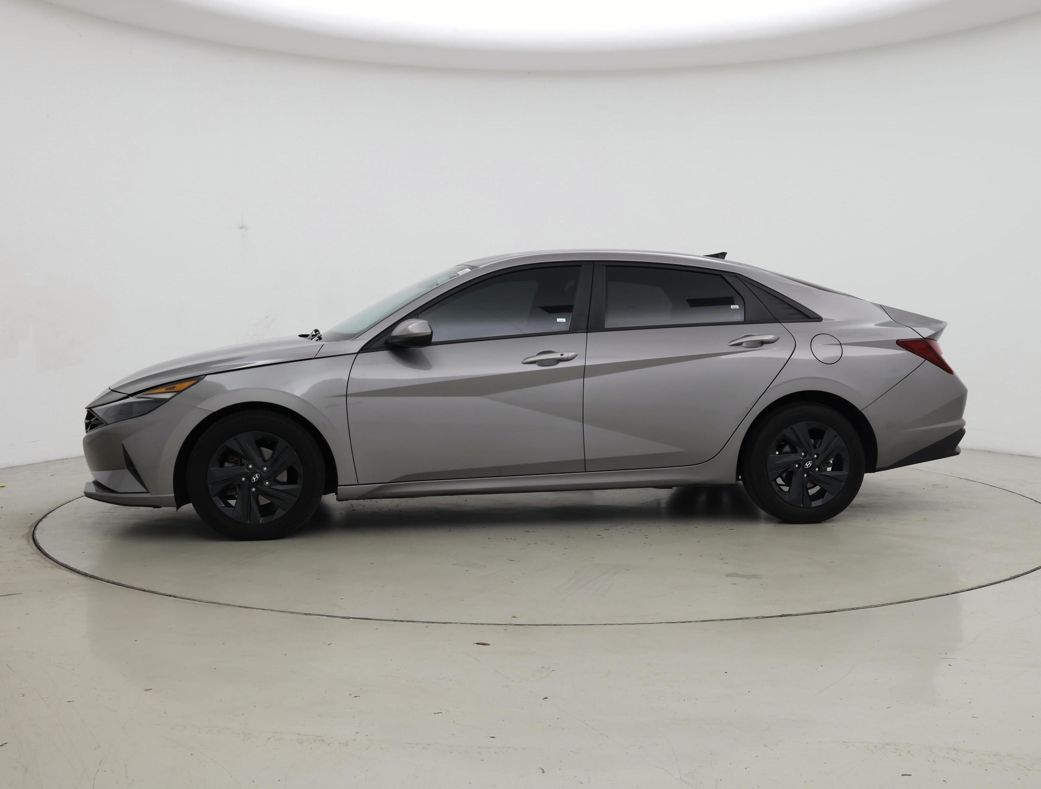 Thumbnail: 2023 Hyundai Elantra - 3