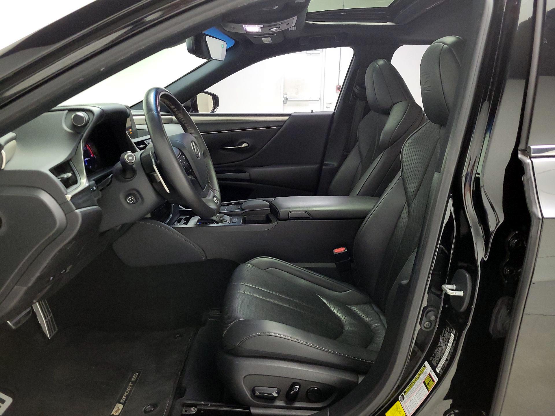 Thumbnail: 2020 Lexus ES - 11