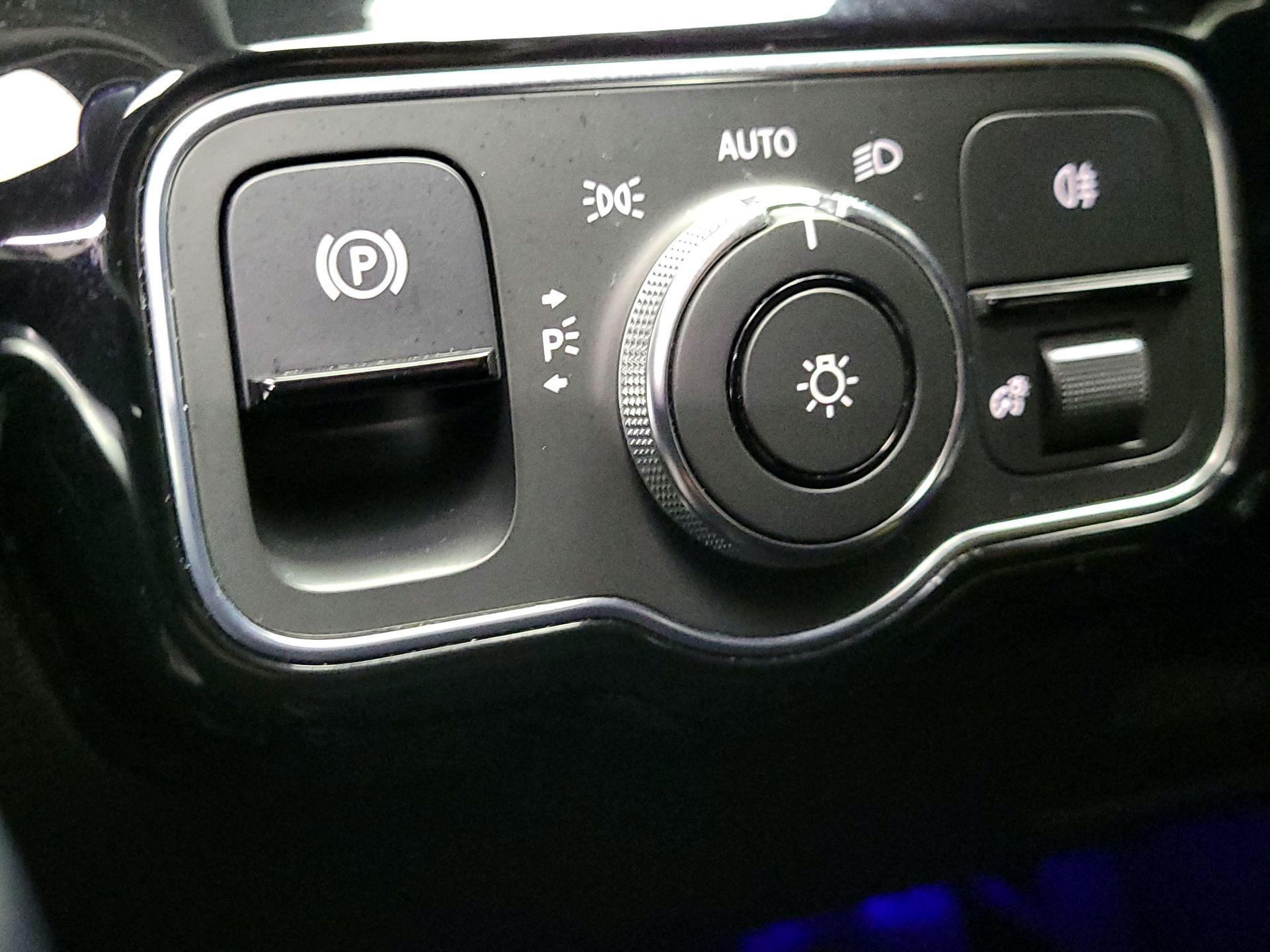 Thumbnail: 2019 Mercedes-Benz A-Class - 13