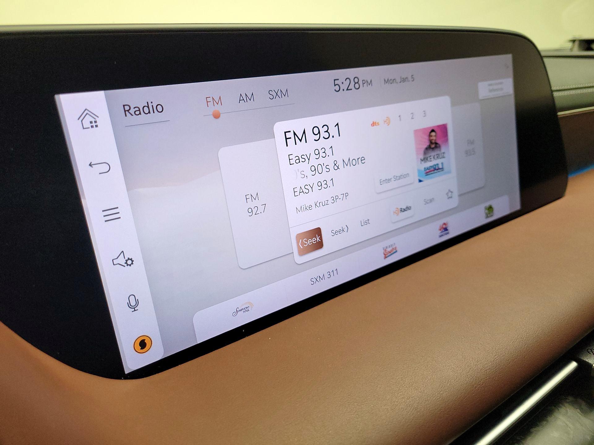 Thumbnail: 2023 Genesis G90 - 16