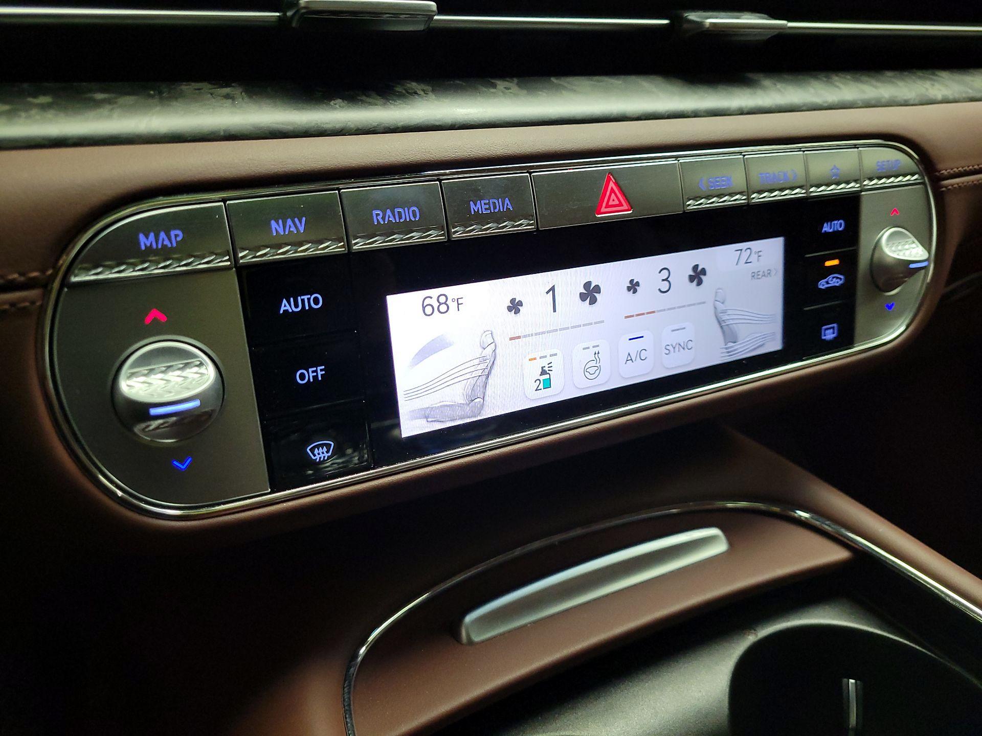 Thumbnail: 2023 Genesis G90 - 17