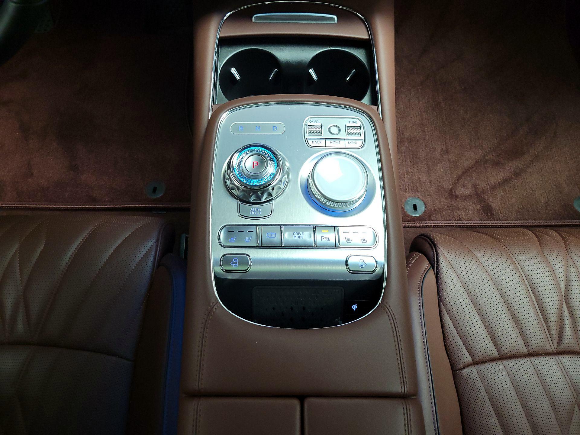 Thumbnail: 2023 Genesis G90 - 18