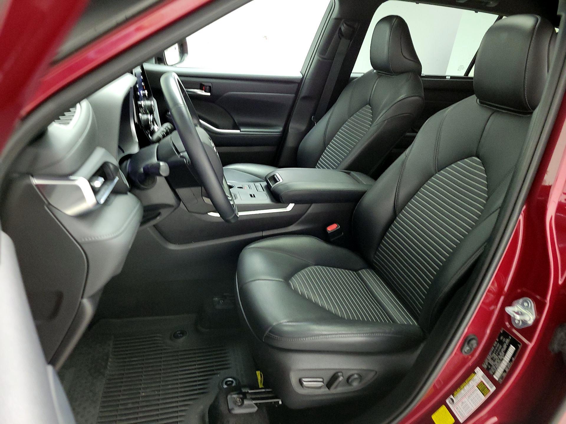 Thumbnail: 2021 Toyota Highlander - 11