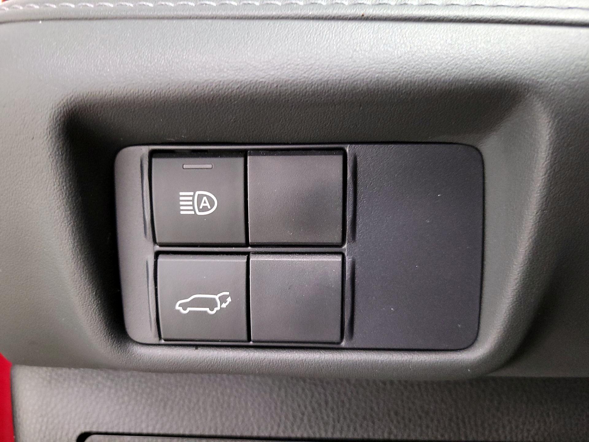 Thumbnail: 2021 Toyota Highlander - 13