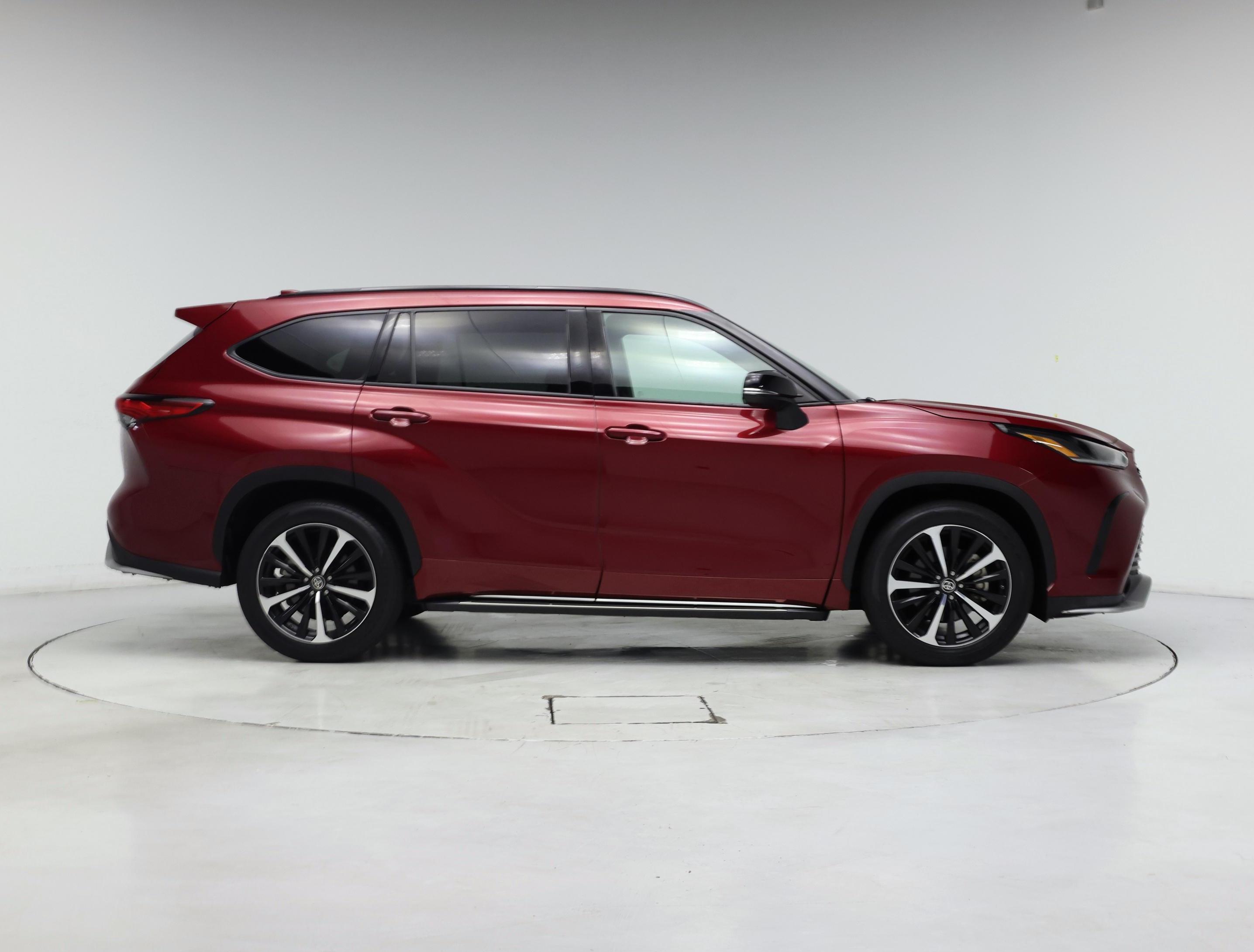 Thumbnail: 2021 Toyota Highlander - 7
