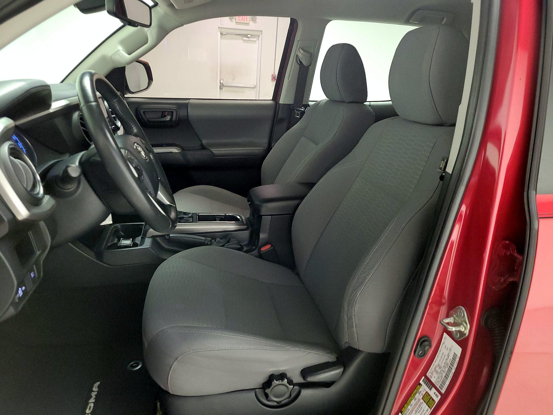 Thumbnail: 2019 Toyota Tacoma - 11