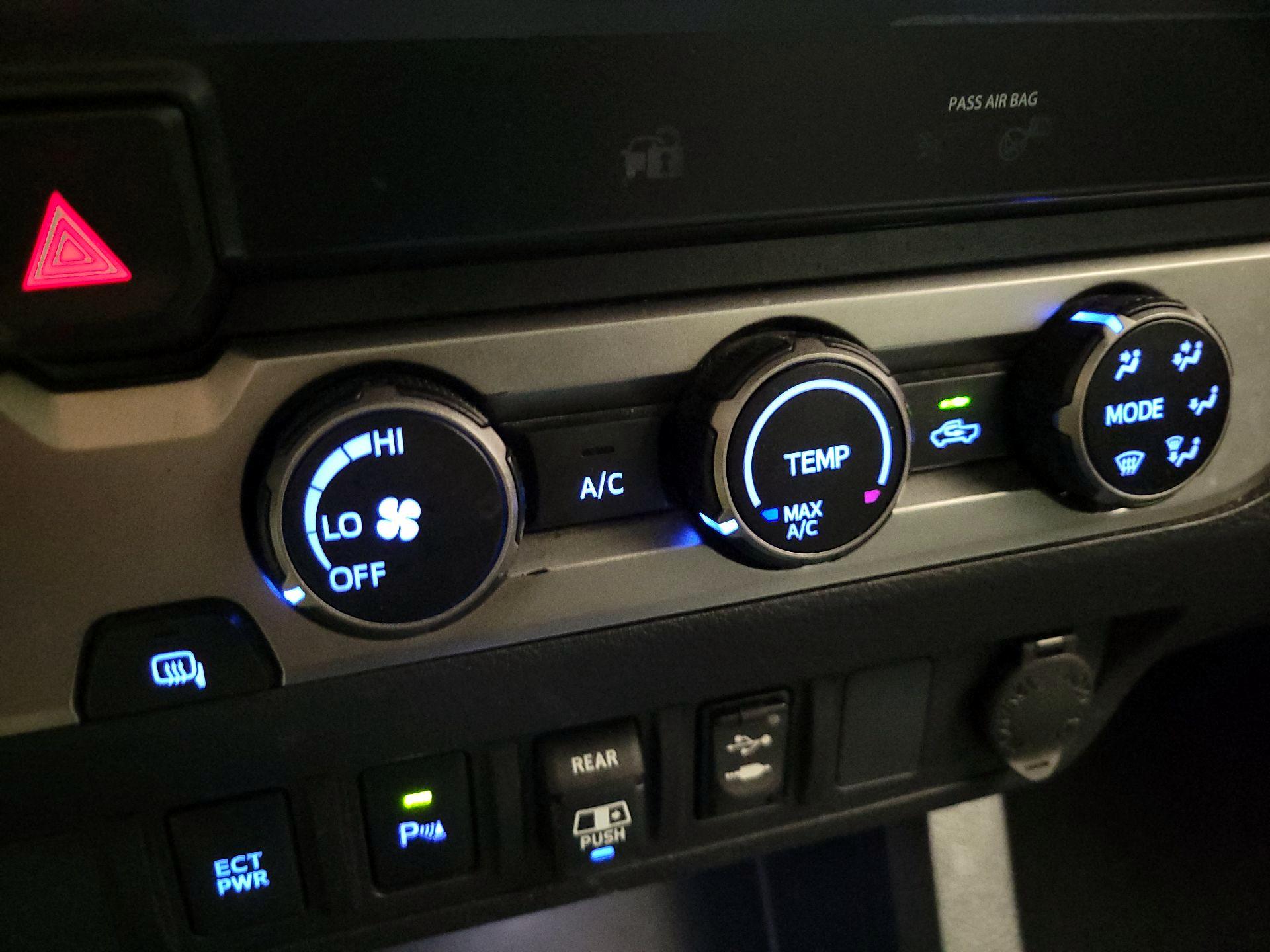 Thumbnail: 2019 Toyota Tacoma - 17