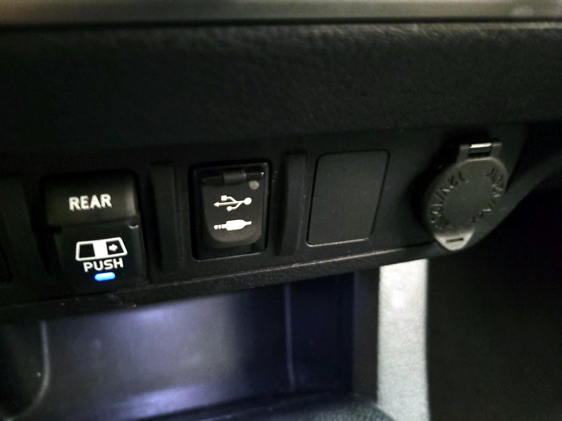 Thumbnail: 2019 Toyota Tacoma - 19