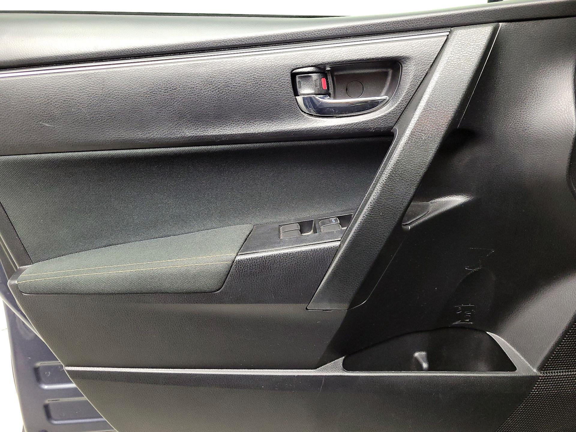 Thumbnail: 2018 Toyota Corolla - 12