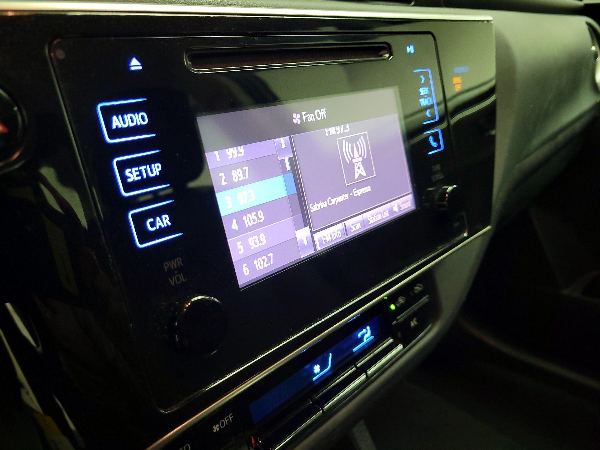 Thumbnail: 2018 Toyota Corolla - 15